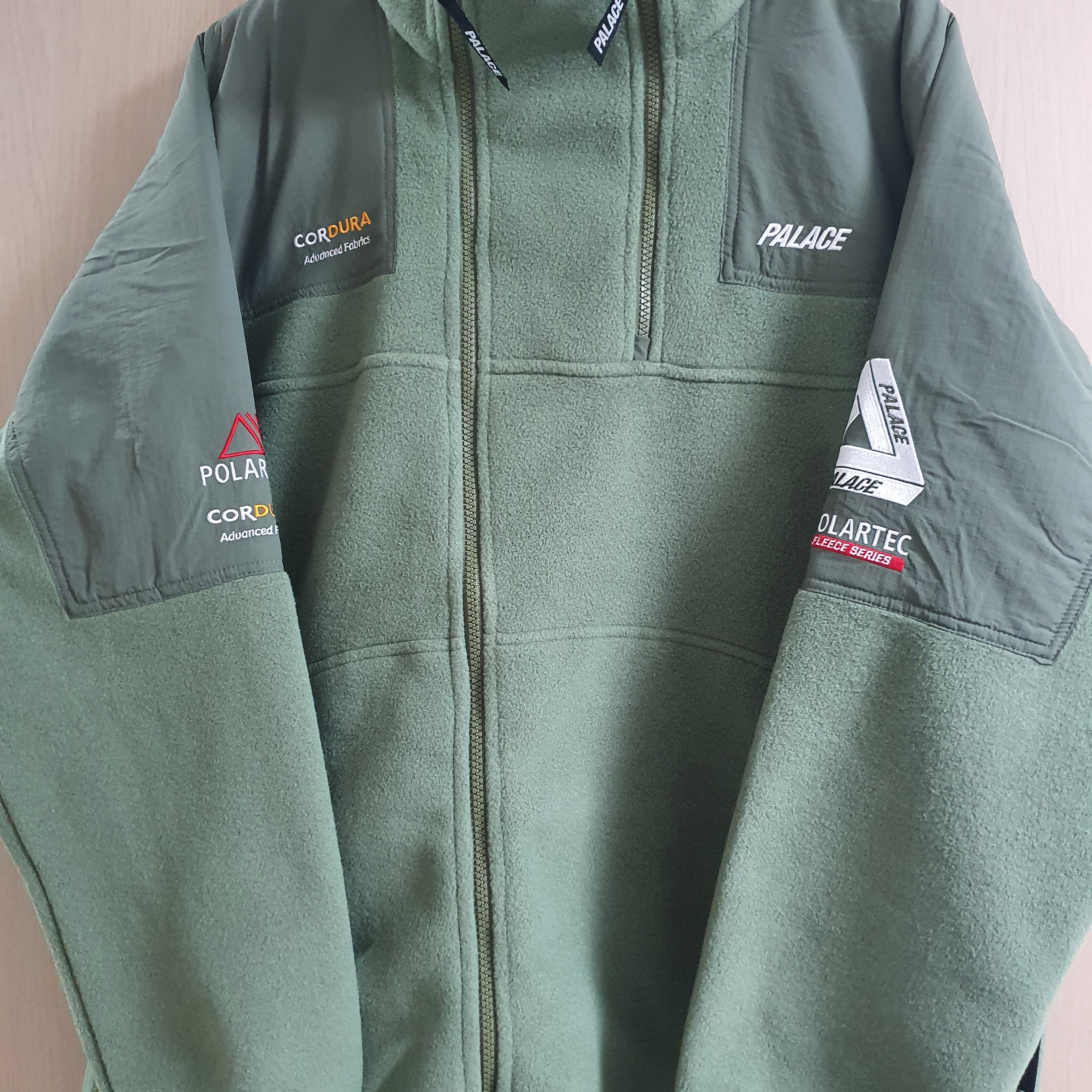 Palace Polartec Double Zip Funnel Olive - 22FW 착용 스타일 - 1