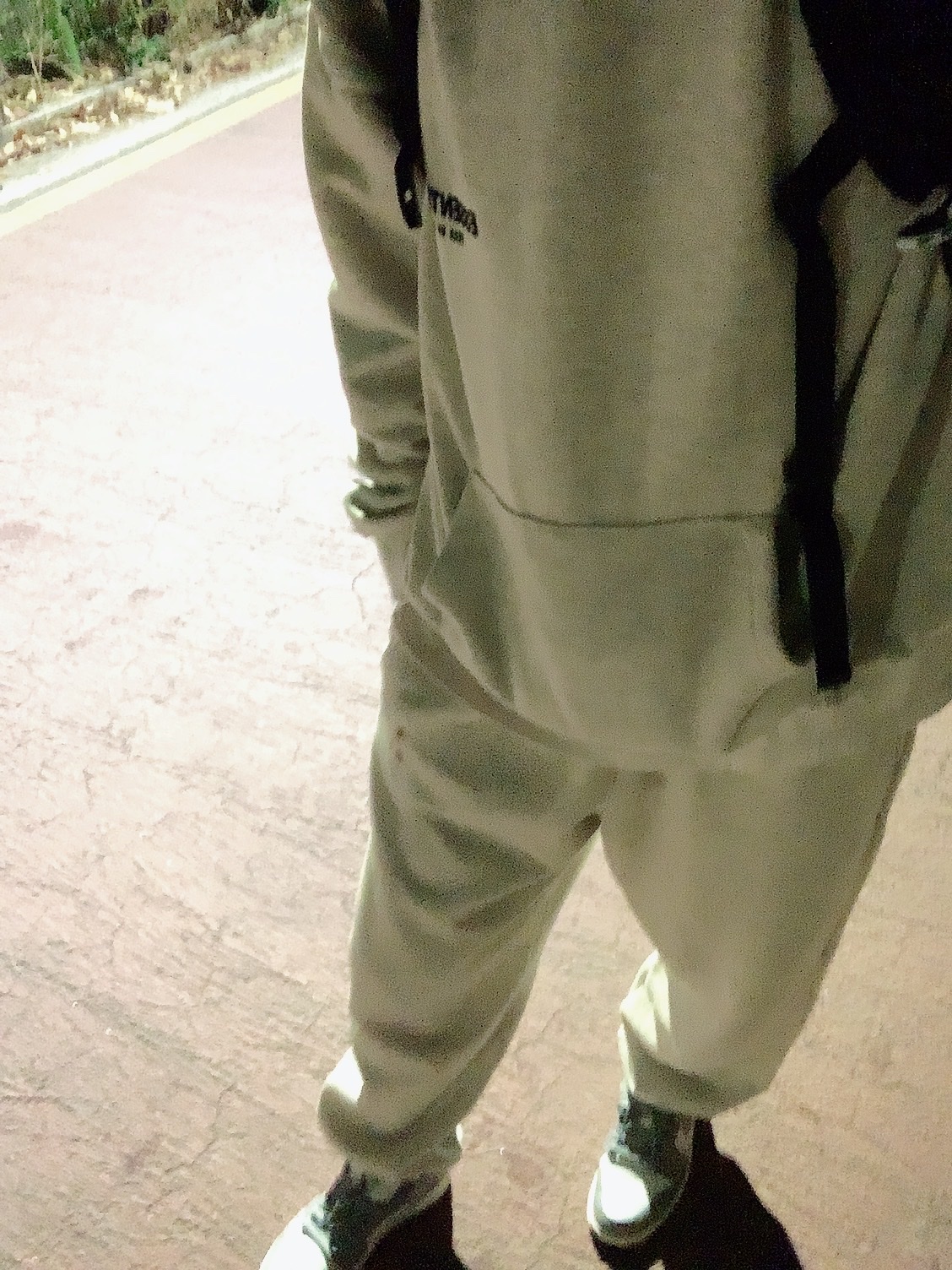 Essentials The Core Collection Hoodie Light Oatmeal, IAB Studio Sweatpants Oatmeal Burgundy - 22SS 착용 스타일 - 2