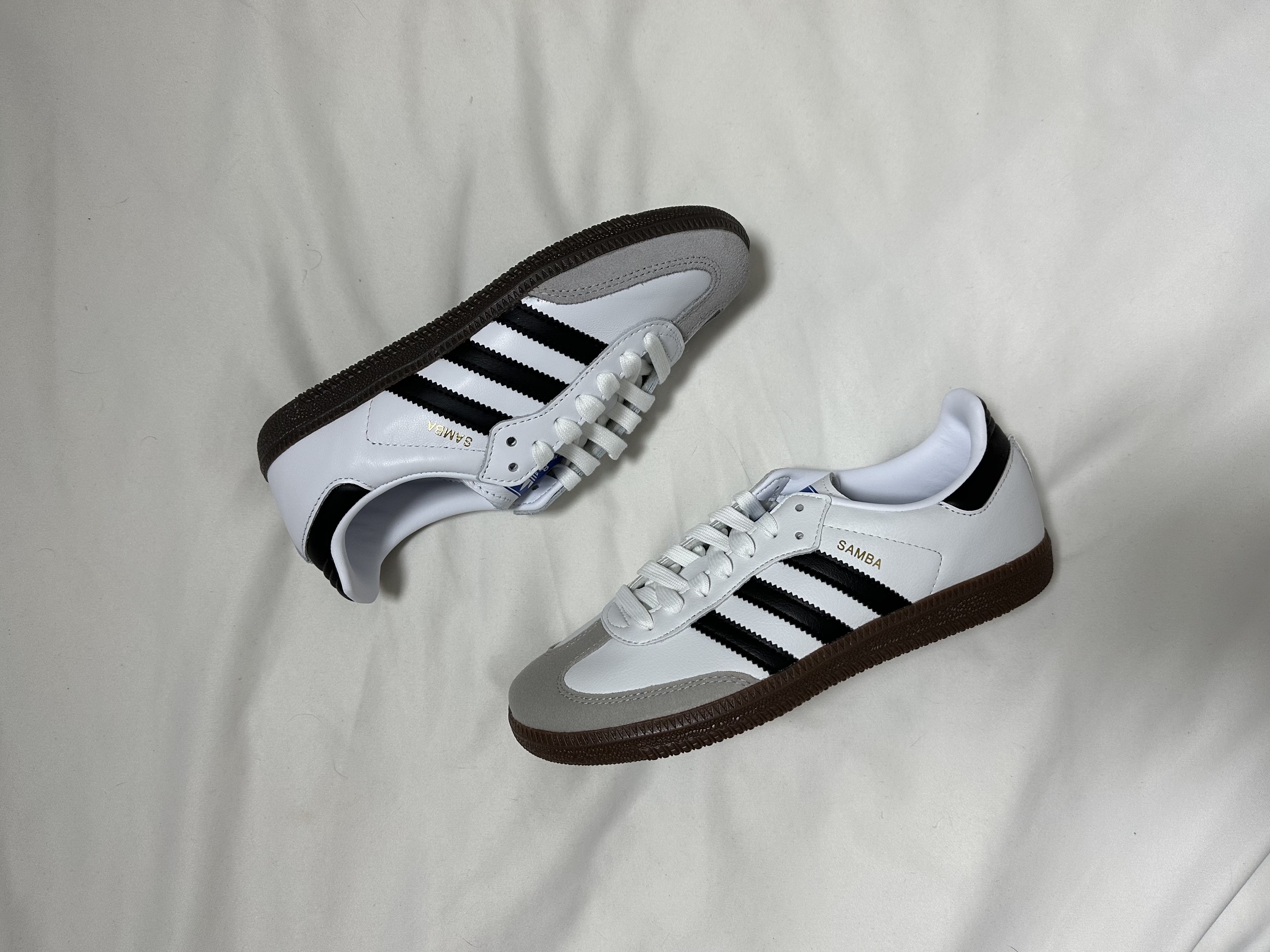 Adidas Samba Vegan White Black, Adidas Samba OG Cloud White 착용 스타일 - 1