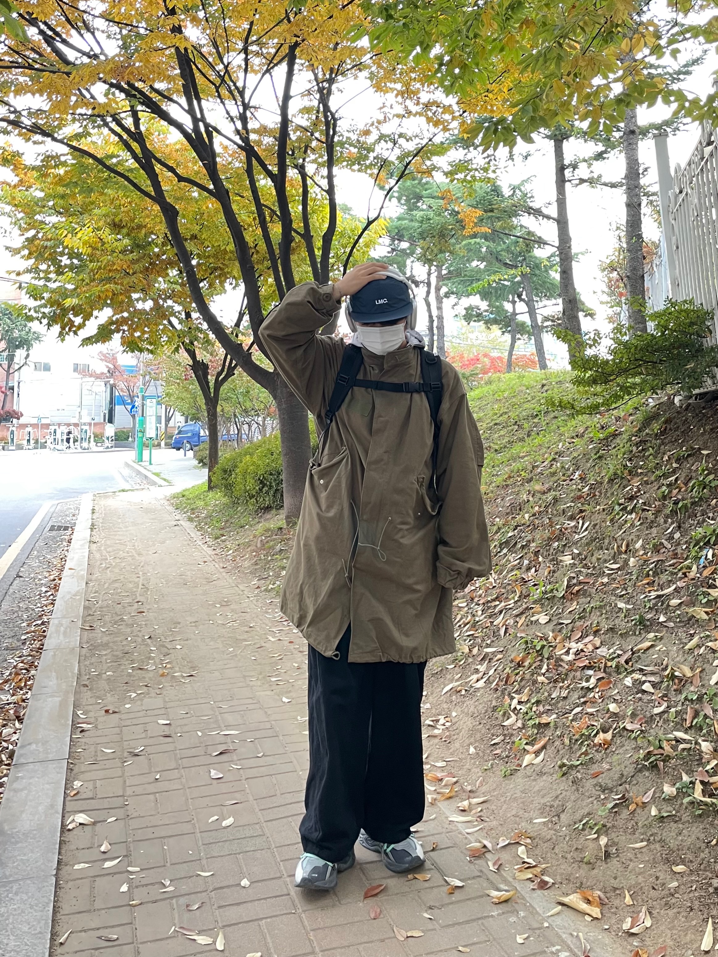 Apple AirPods Max Lightning Silver (Korean Ver.), Asics x Andersson Bell HN2-S Protoblast Smoke Grey 착용 스타일 - 2