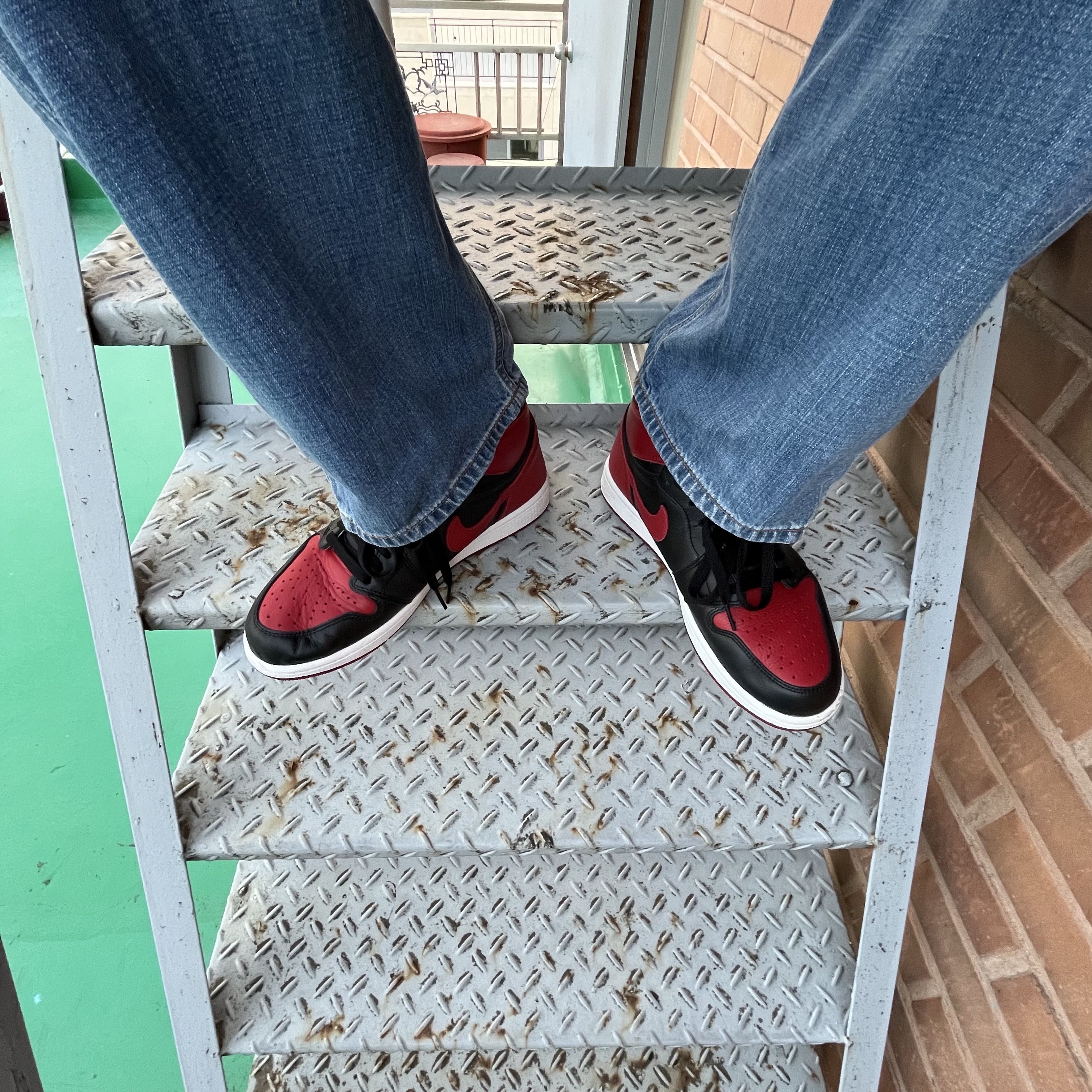 Jordan 1 Retro High OG Bred Banned 2016 착용 스타일 - 2