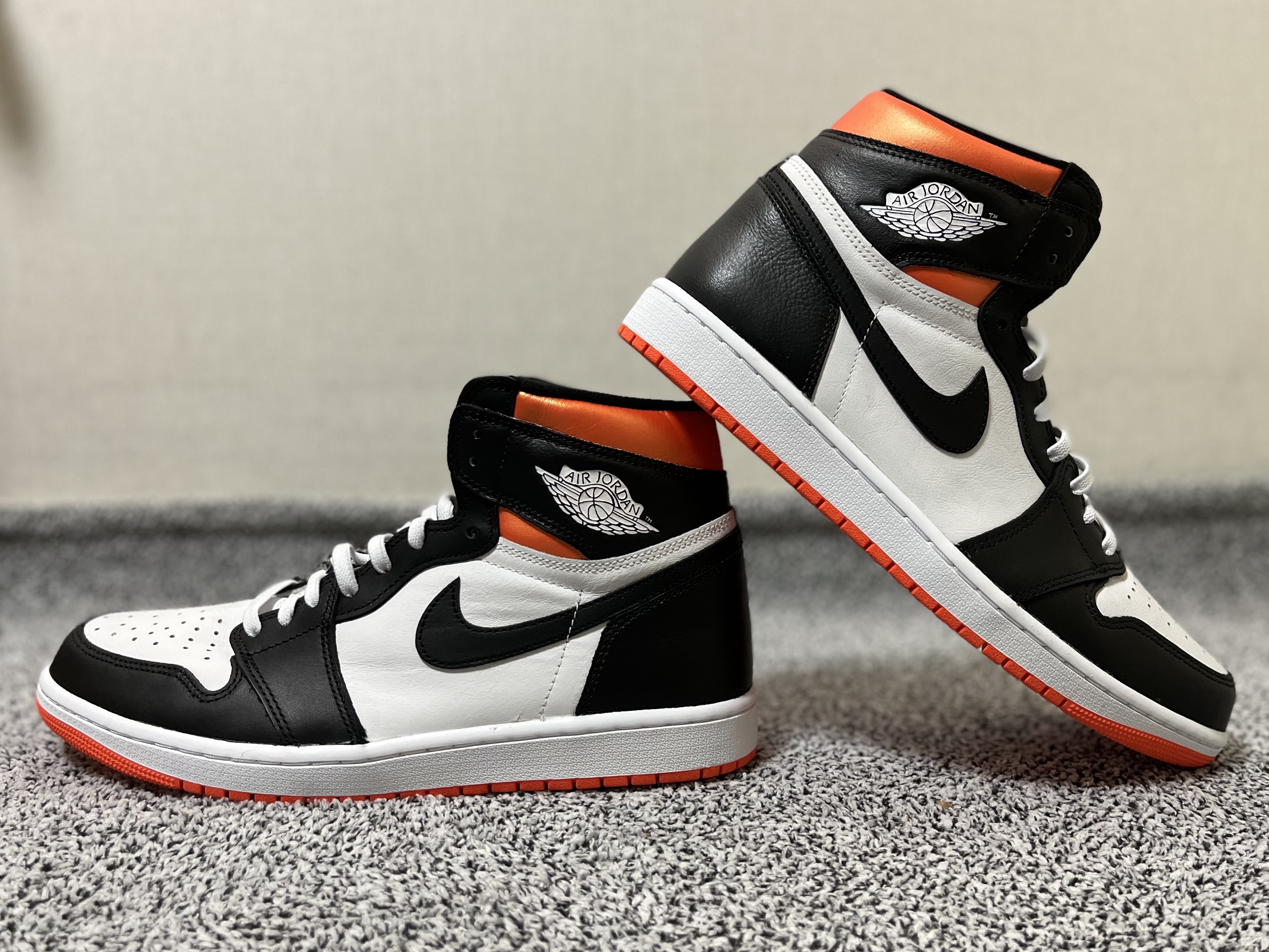 Jordan 1 Retro High OG Electro Orange, (GS) Jordan 1 Retro High OG Electro Orange 착용 스타일 - 2
