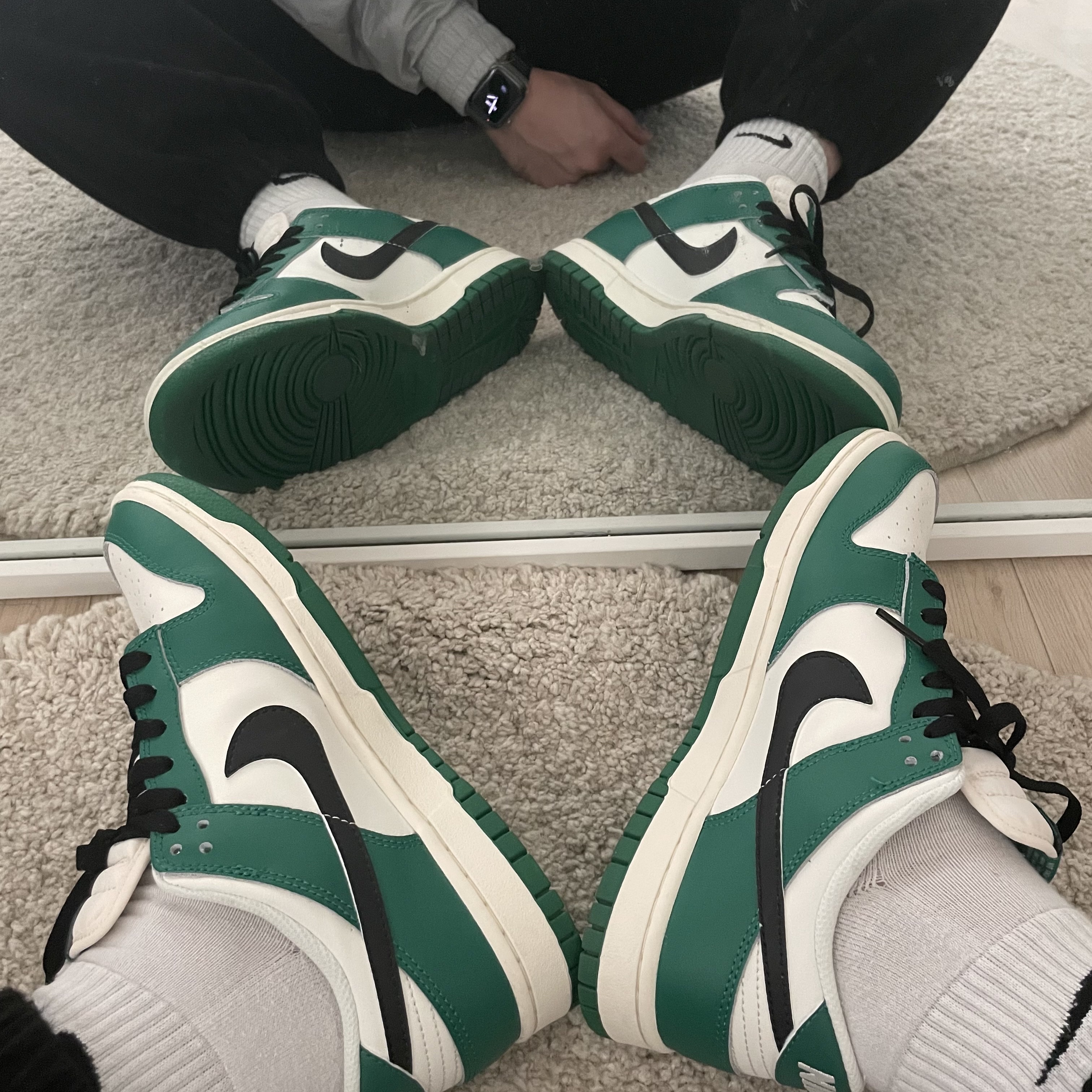 Nike Dunk Low Retro SE Jackpot Malachite 착용 스타일 - 2