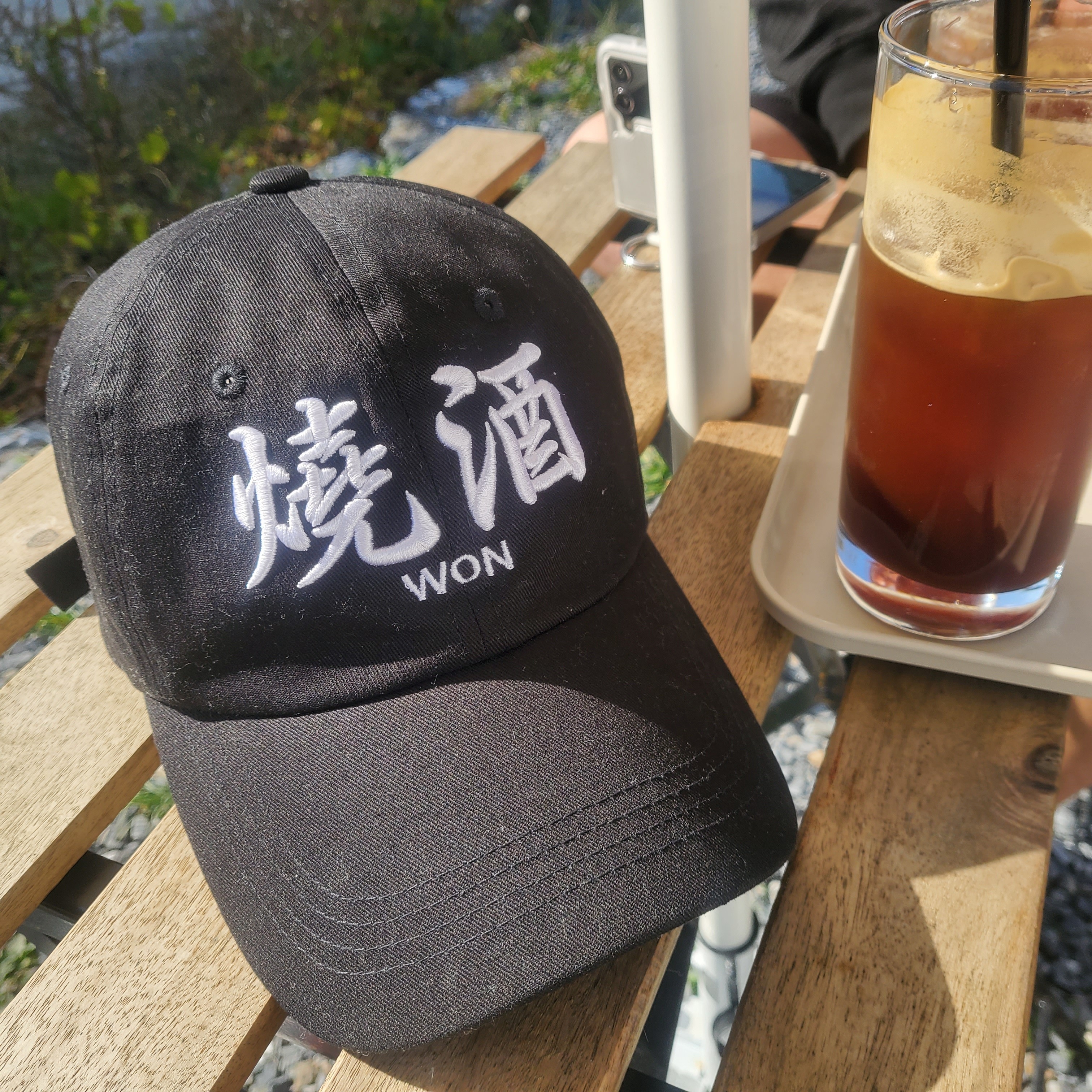 Darkr8m Studio x Wonsoju Ball Cap Black 착용 스타일