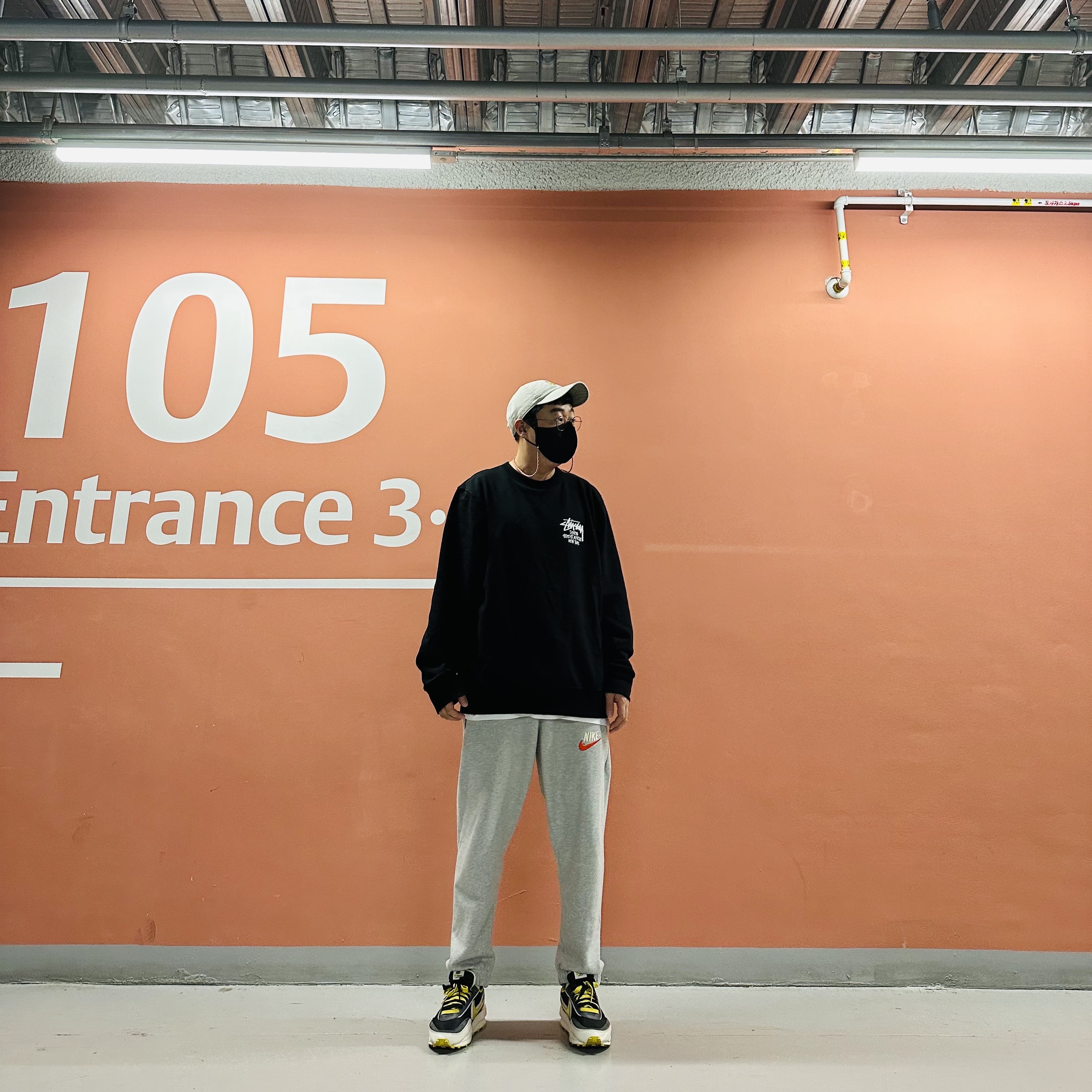 Stussy Stock DSM New York Crew Black 2021, Nike x Sacai x Undercover LDWaffle Black Bright Citron 착용 스타일 - 1