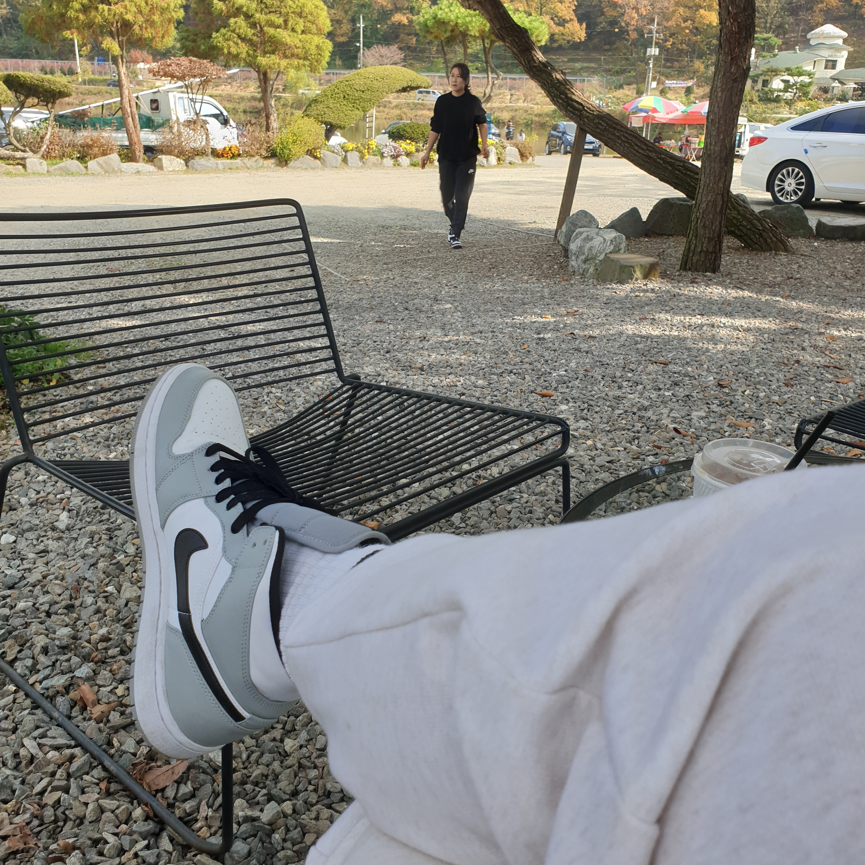 Jordan 1 Mid Light Smoke Grey 착용 스타일