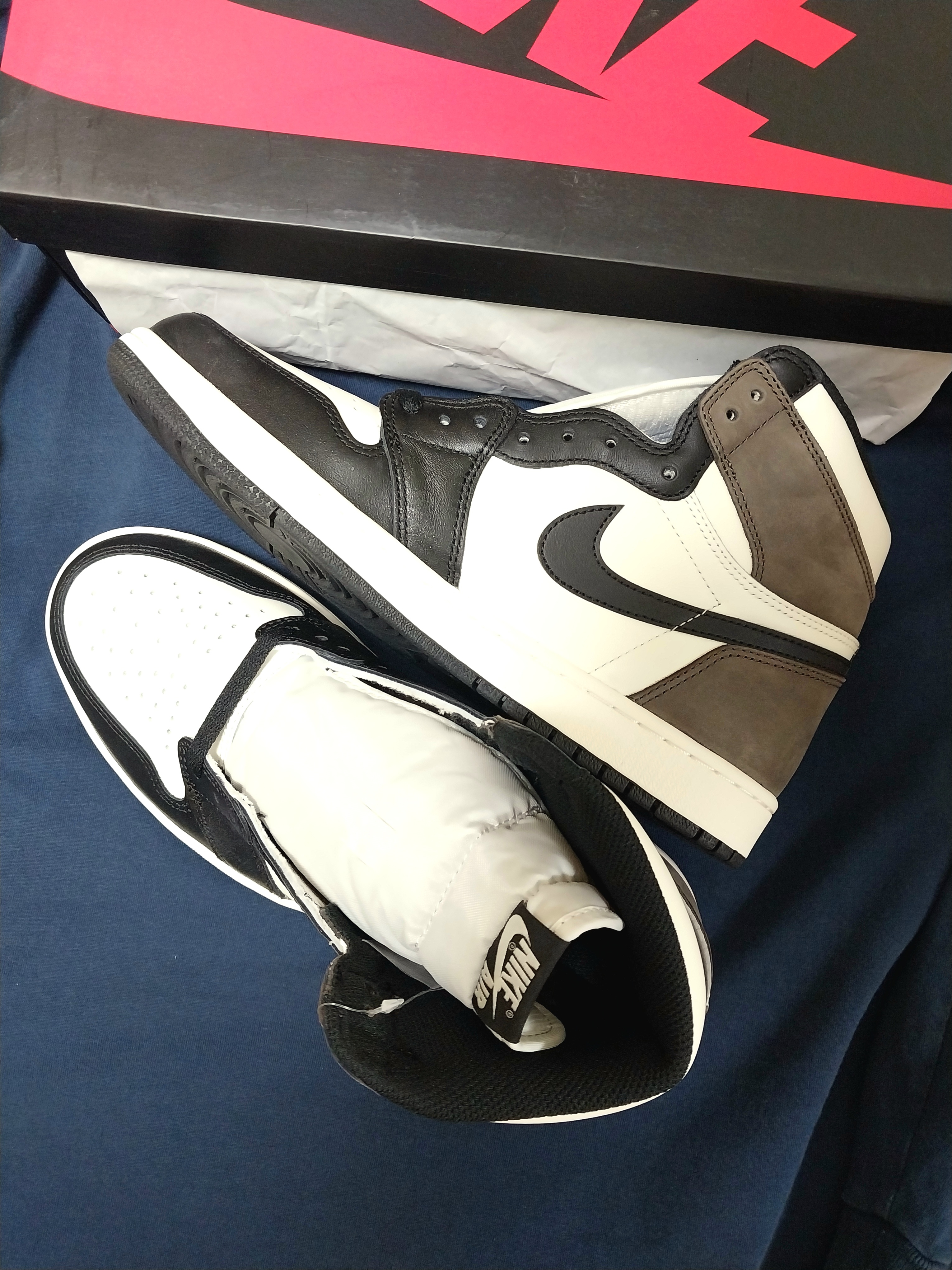 Jordan 1 Retro High OG Black Mocha 착용 스타일