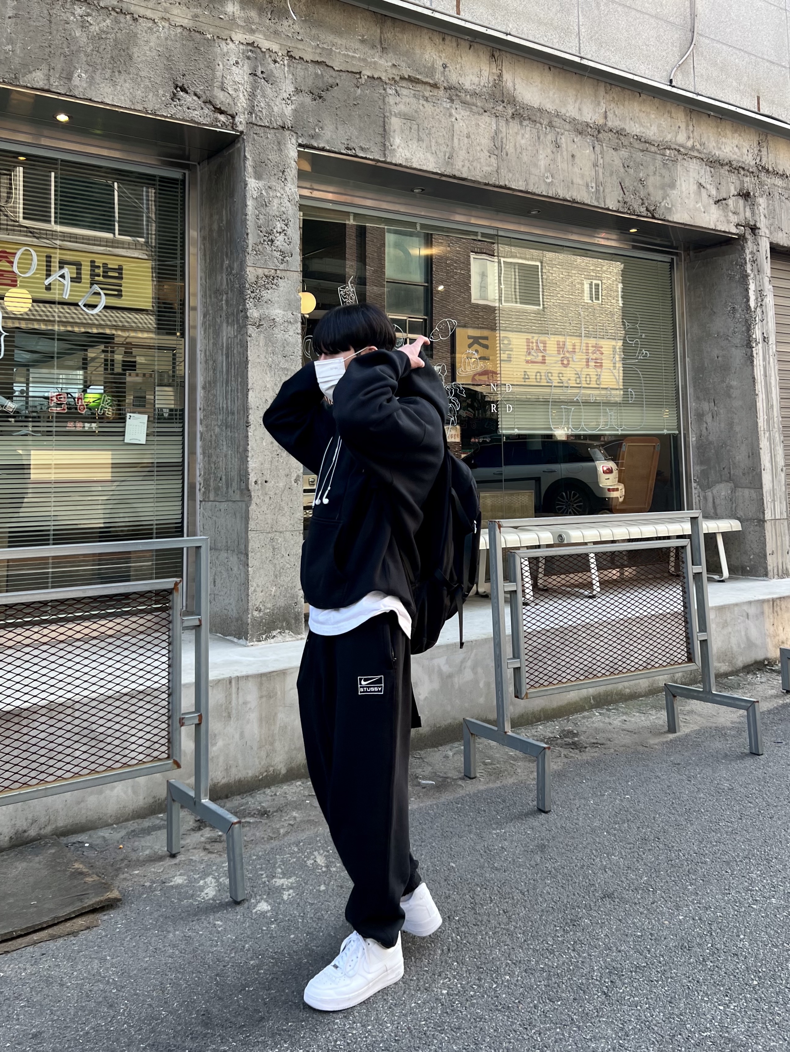 Nike x Stussy NRG RA Washed Fleece Pants Black (DN4030-010), Nike x Stussy NRG RA Washed Pullover Hoodie Black (DN4028-010) 착용 스타일