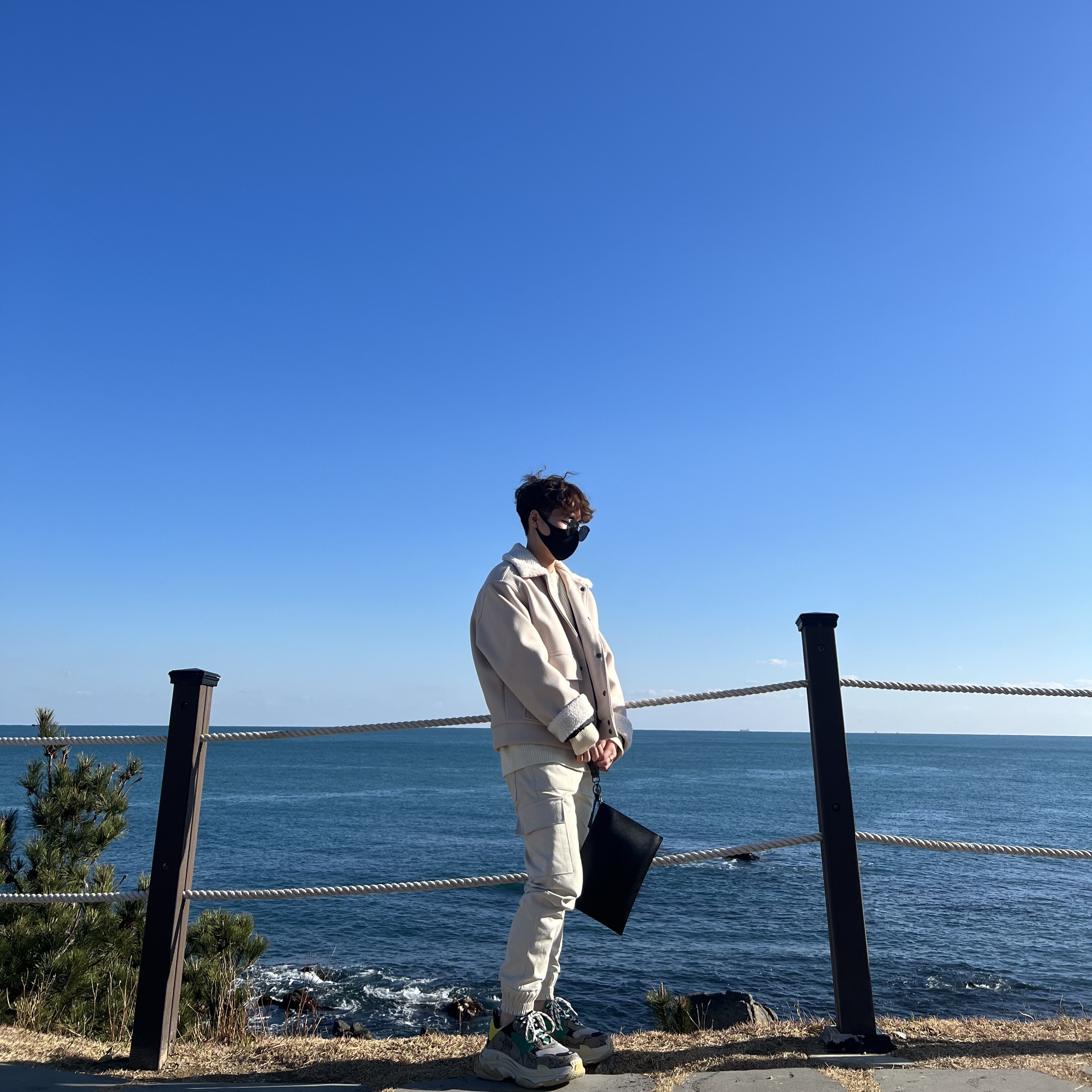 Balenciaga x Gucci The Hacker Project Triple S Sneakers Beige Ebony GG Supreme Yellow Green 착용 스타일 - 2