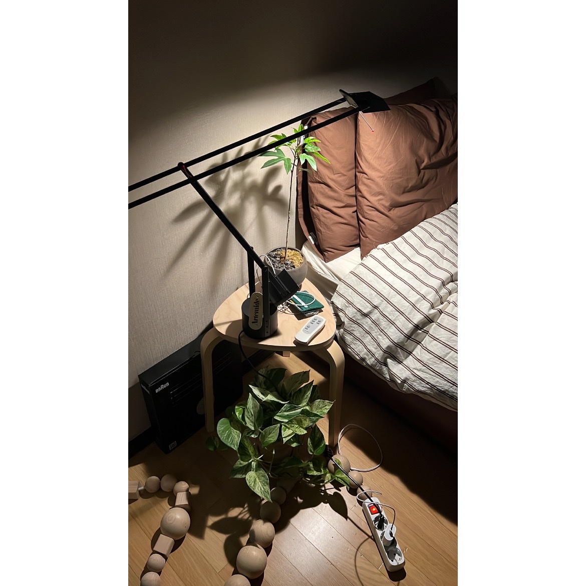 Artemide Tizio 35 Black 착용 스타일
