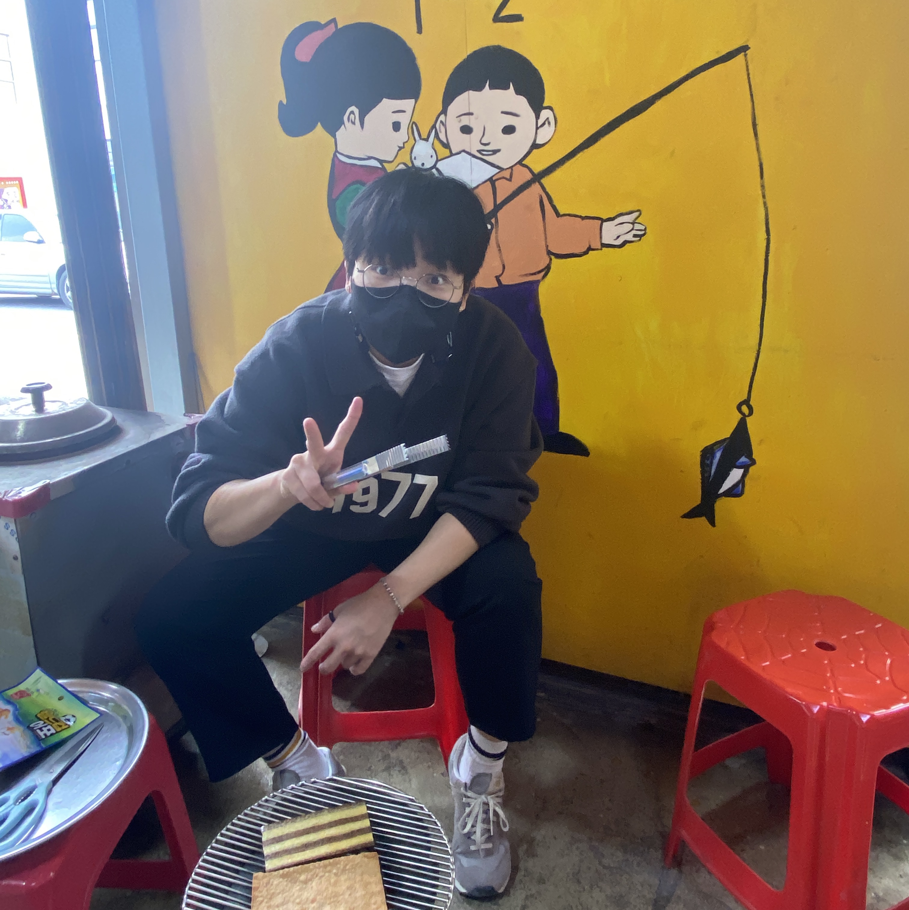 Essentials 1977 Knit Long Sleeve Polo Iron - 22SS, New Balance 574 Grey Day 착용 스타일 - 2