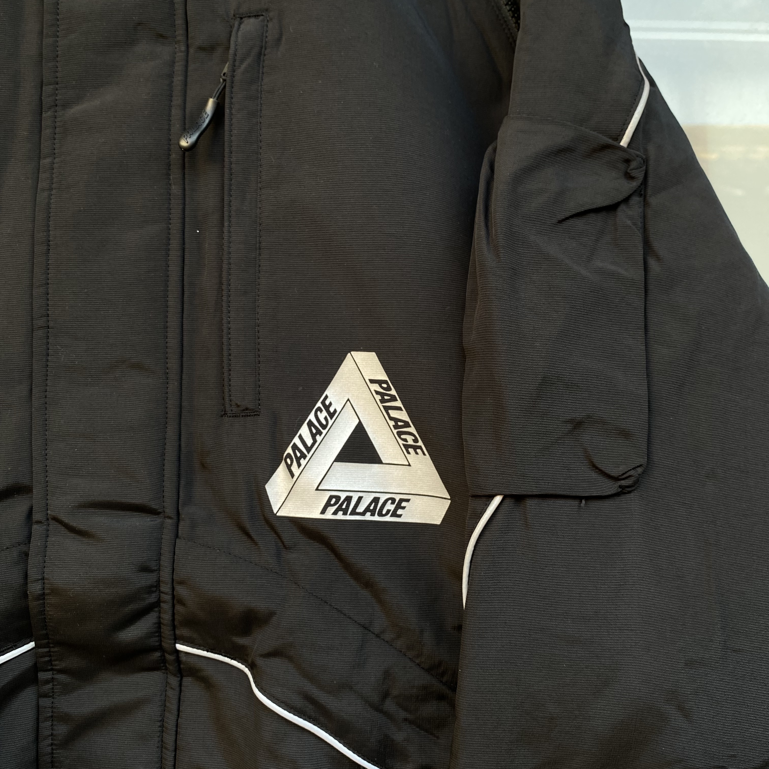 Palace M-Tech Hooded Jacket Black - 22FW 착용 스타일 - 4