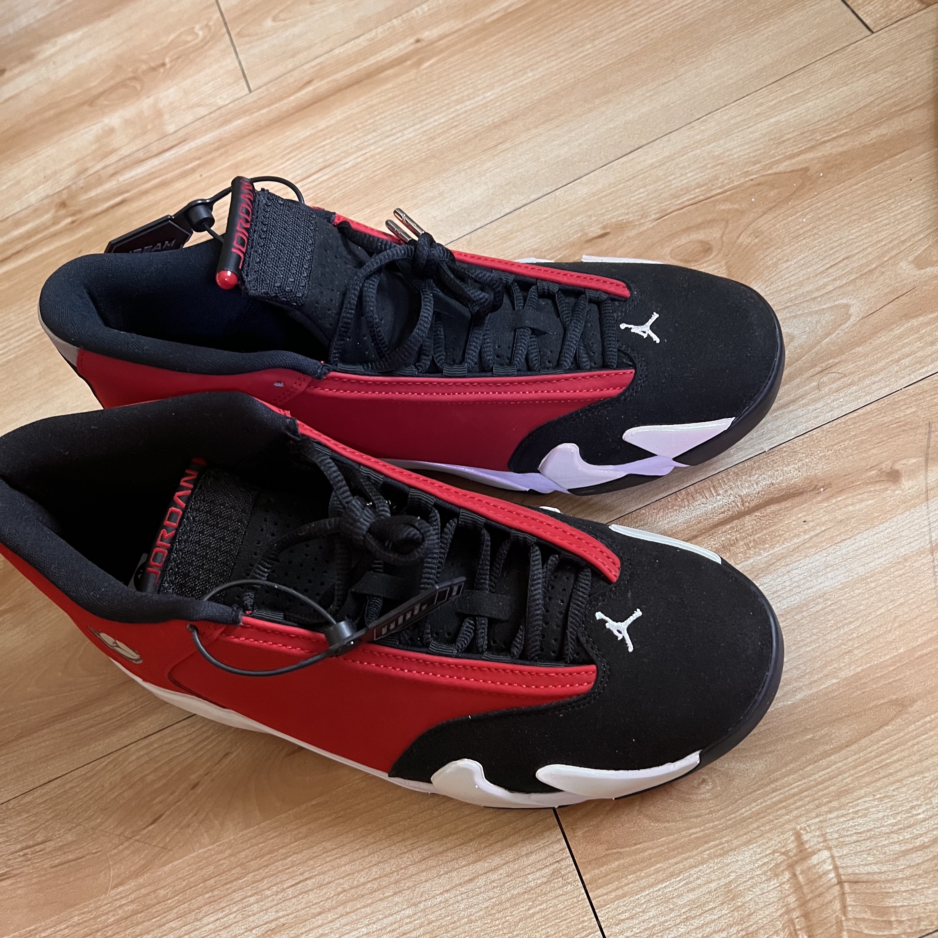 Jordan 14 Retro Toro 착용 스타일