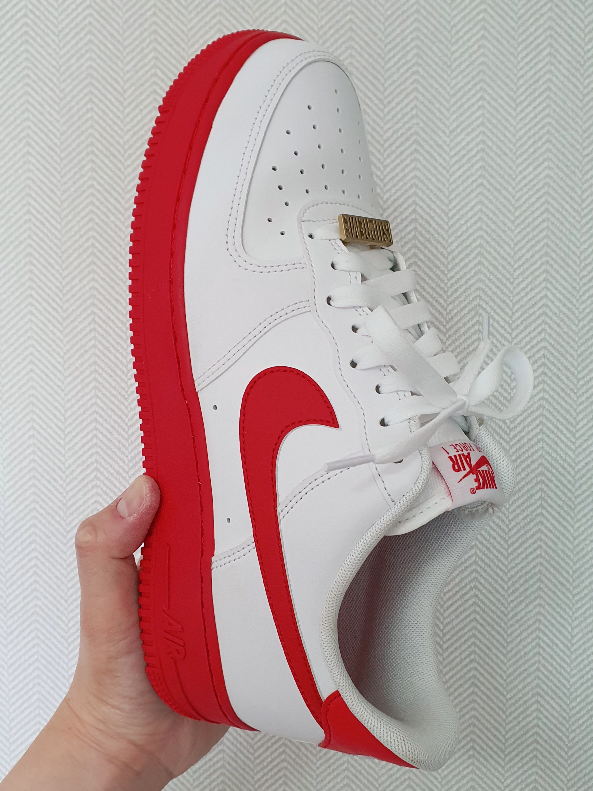 Nike Air Force 1 Low White Red Midsole 착용 스타일 - 2