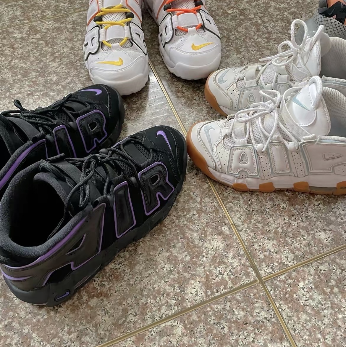 Nike Air More Uptempo 96 Black Action Grape 착용 스타일