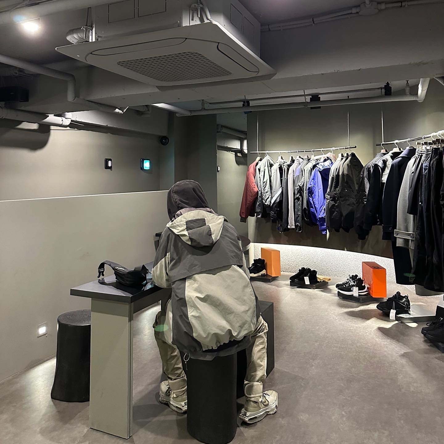 Undermycar Kame Multi Zip Turtle Shell Parka Hot Rod - 22FW, Nike x Matthew M Williams Zoom 004 Stone 착용 스타일 - 4