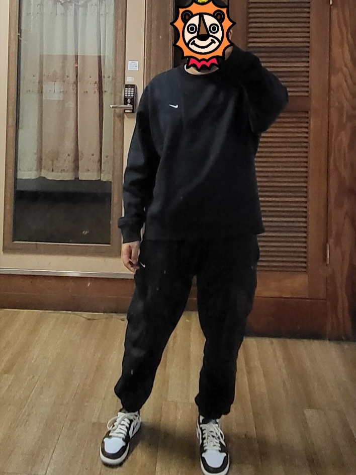 Nike NRG Solo Swoosh Crew Fleece Black White - US/EU, Nike NRG Solo Swoosh Crew Fleece Black White - Asia 착용 스타일