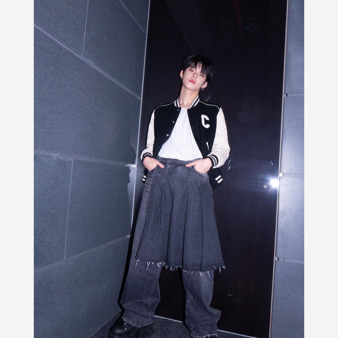 Celine Classic Teddy Jacket in Textured Wool Black 착용 스타일 - 2