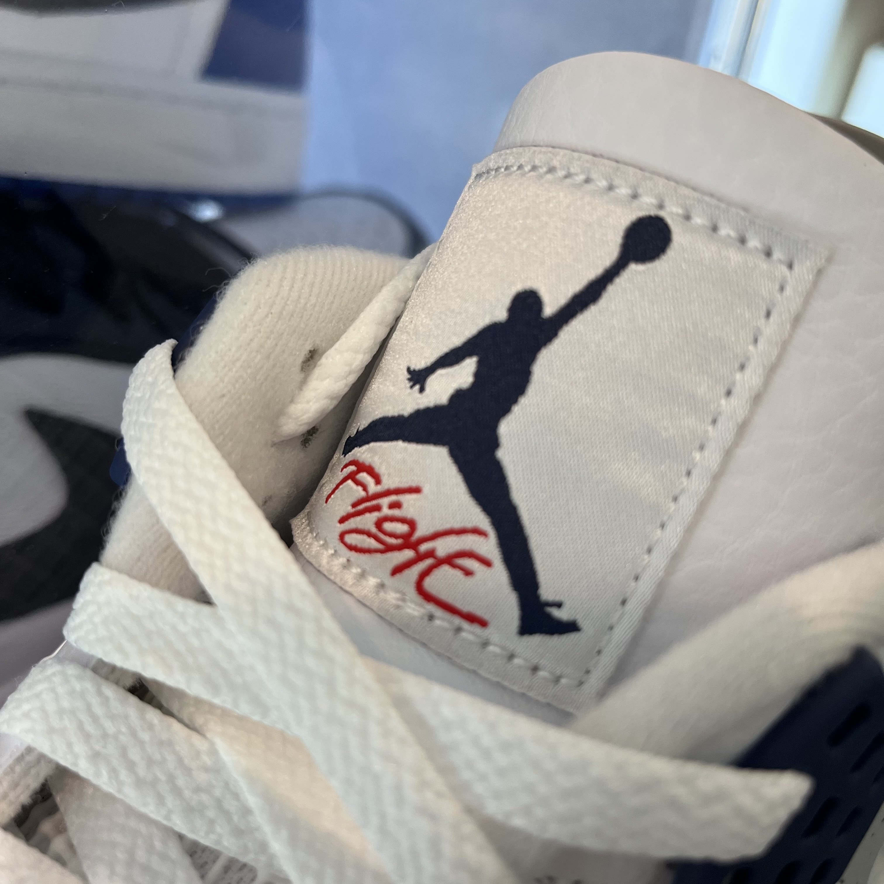 Jordan 4 Retro Midnight Navy 착용 스타일 - 2