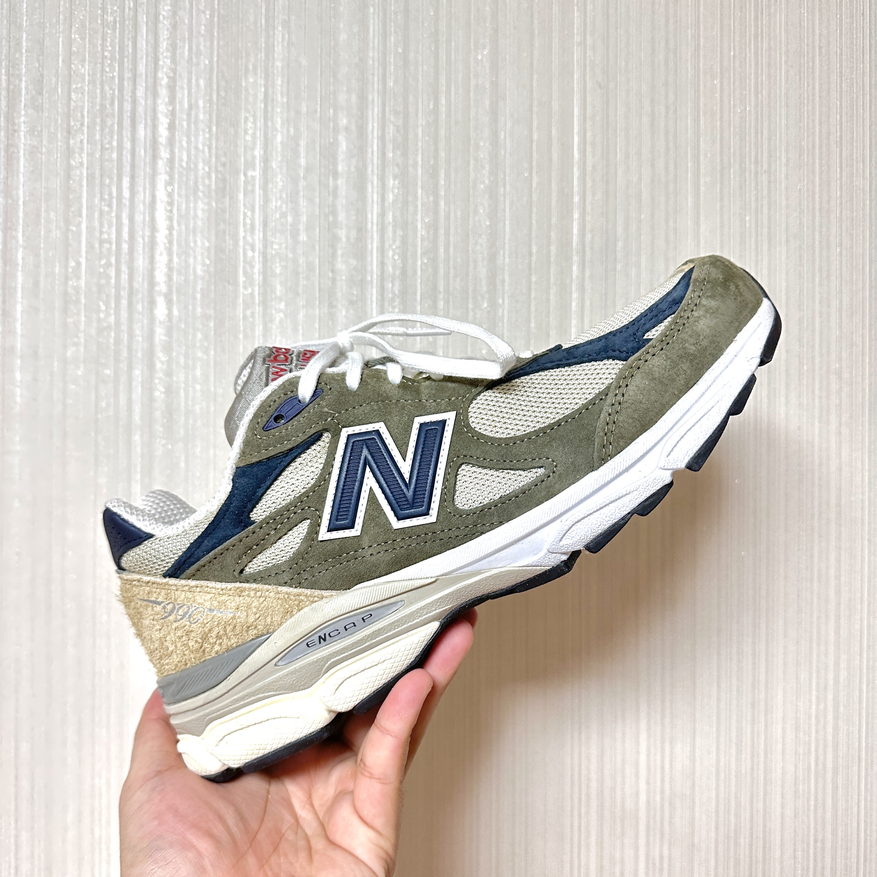 New Balance 990v3 Made in USA Olive 착용 스타일