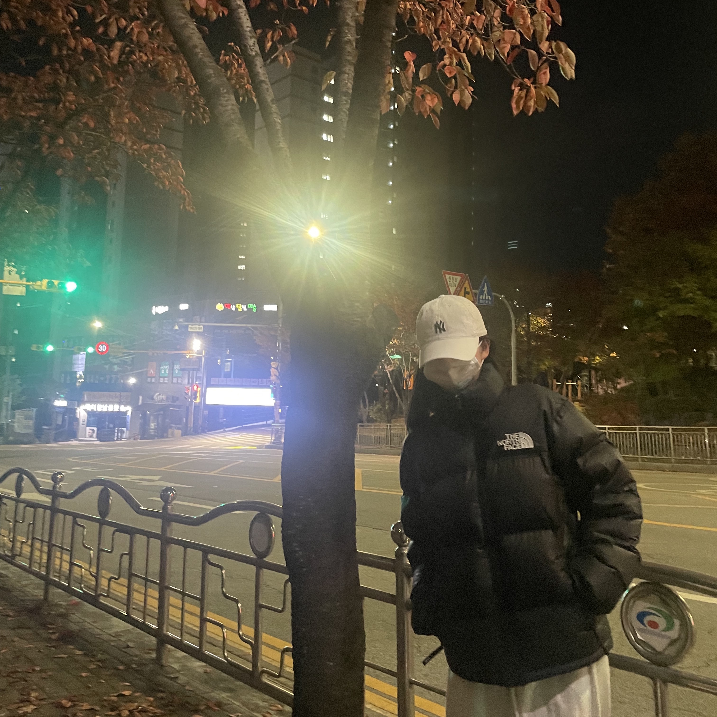 The North Face 1996 Eco Nuptse Jacket Black 착용 스타일 - 1