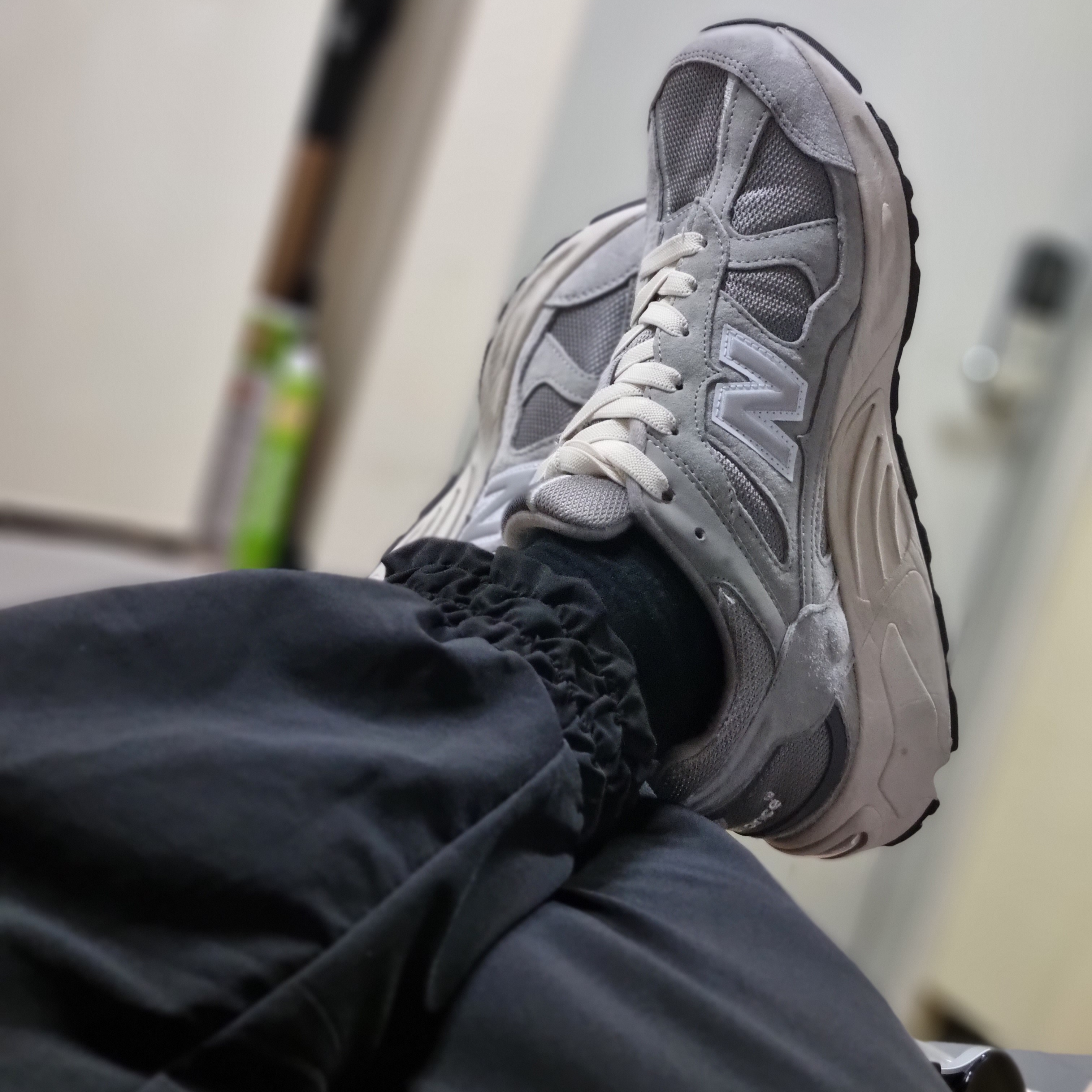 New Balance 878 Gray 착용 스타일
