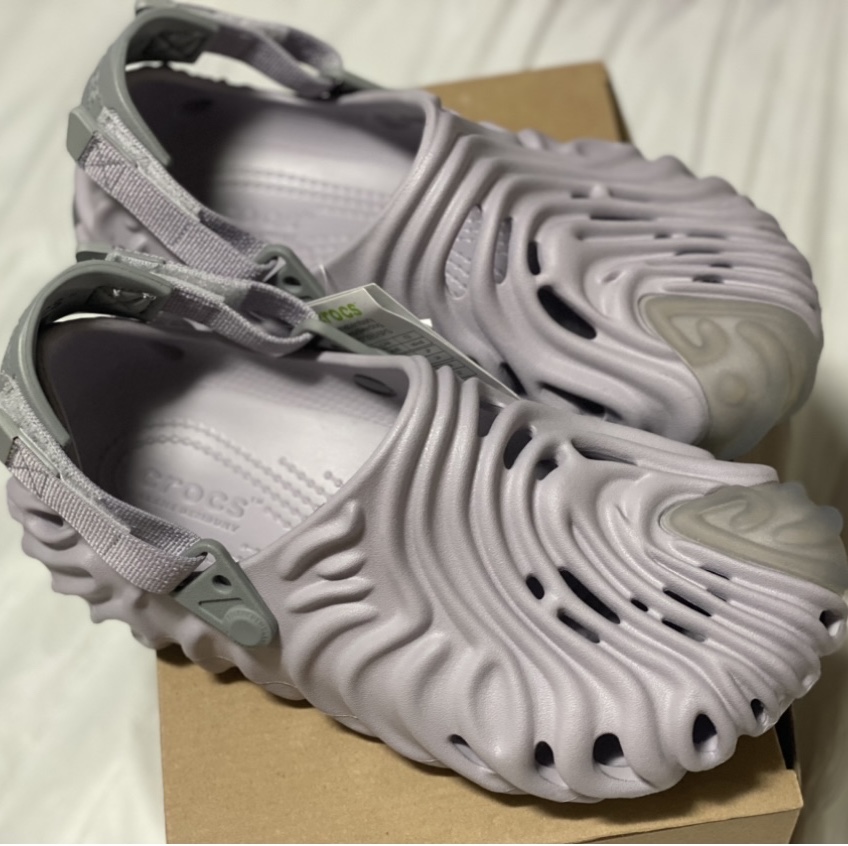Crocs x Salehe Bembury Pollex Clog Urchin 착용 스타일 - 3