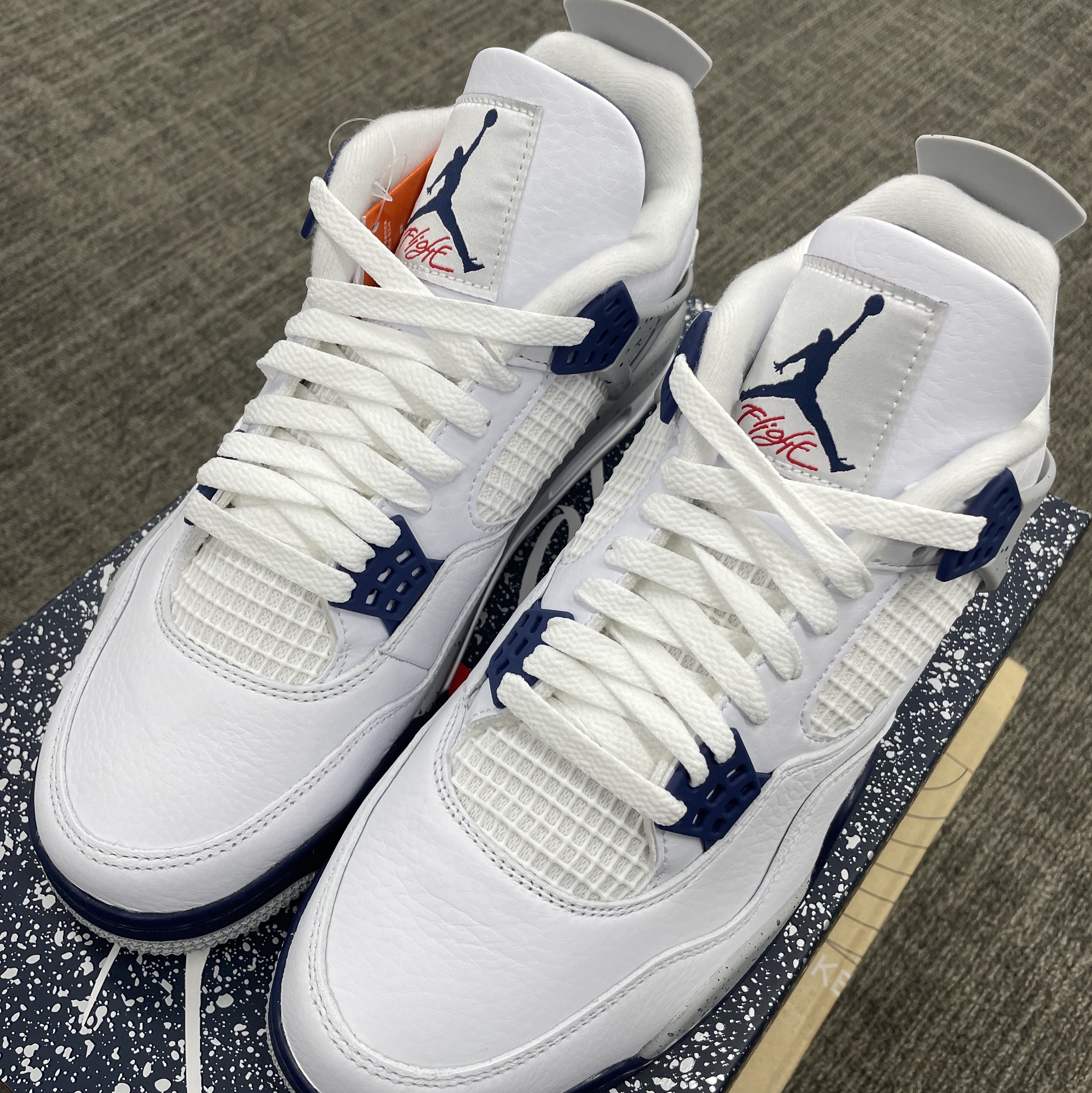 Jordan 4 Retro Midnight Navy 착용 스타일 - 2