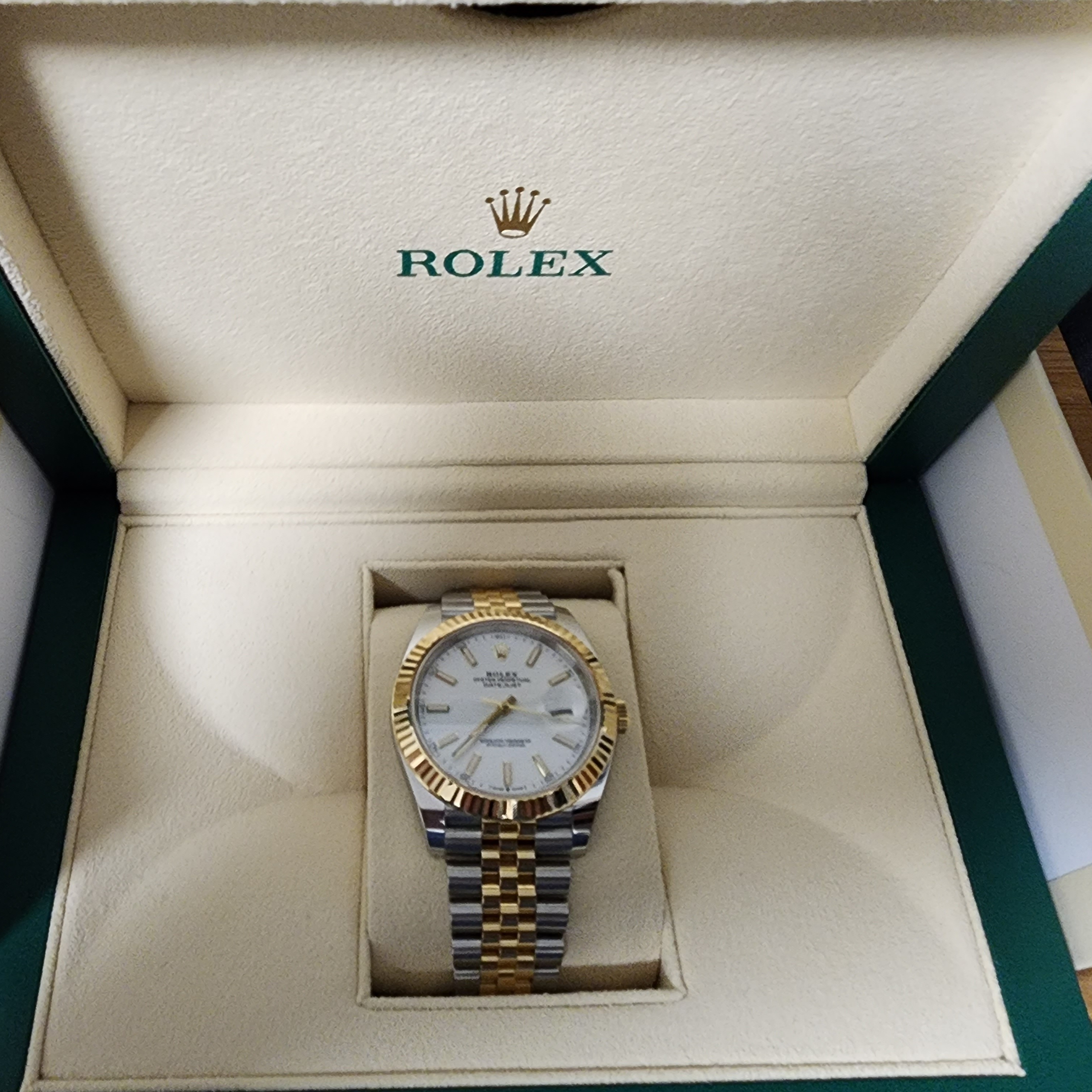 Rolex Datejust 41mm 126333 White Jubilee 착용 스타일