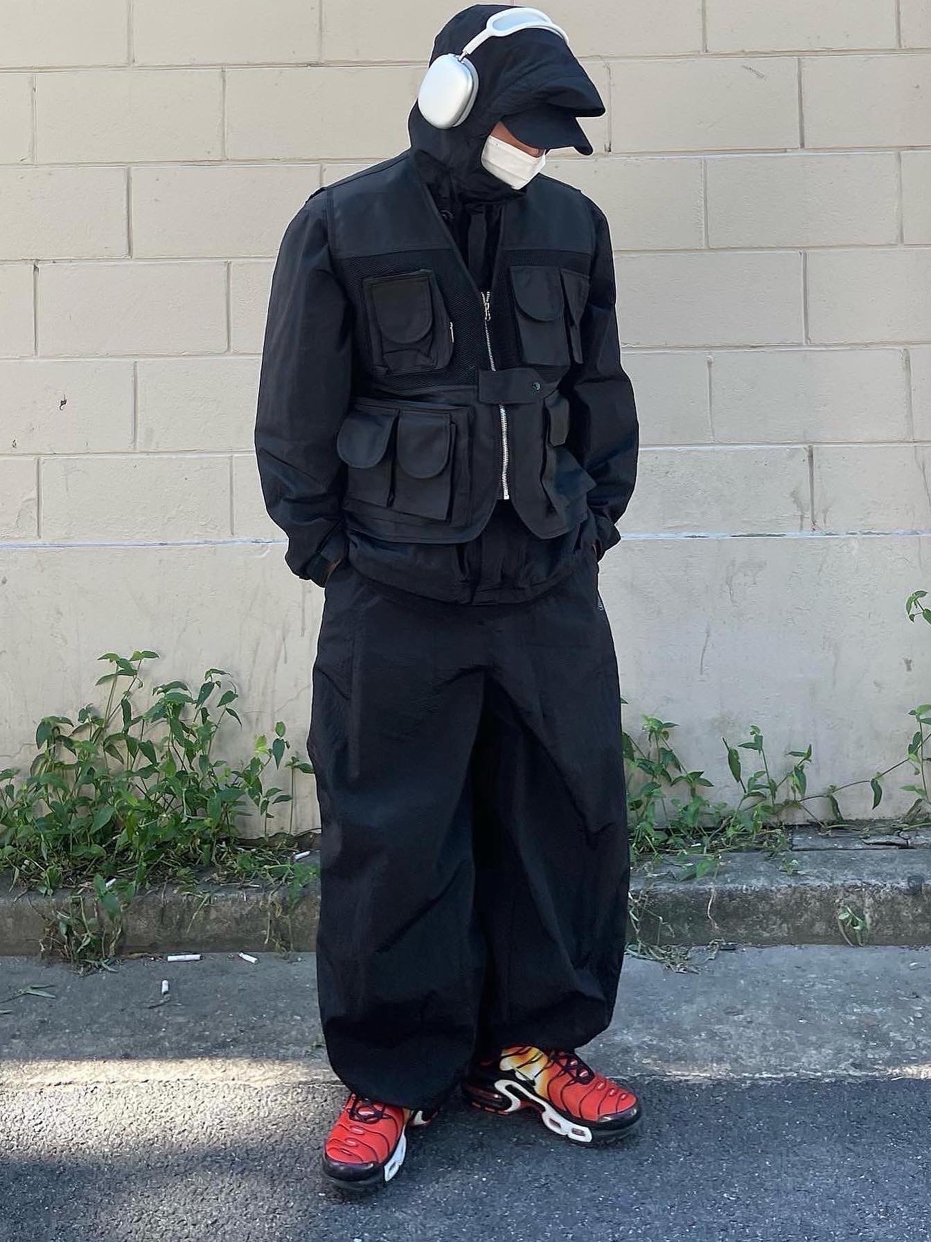 Nike Air Max Plus Sunset Gradient, Apple AirPods Max Lightning Silver (Korean Ver.) 착용 스타일
