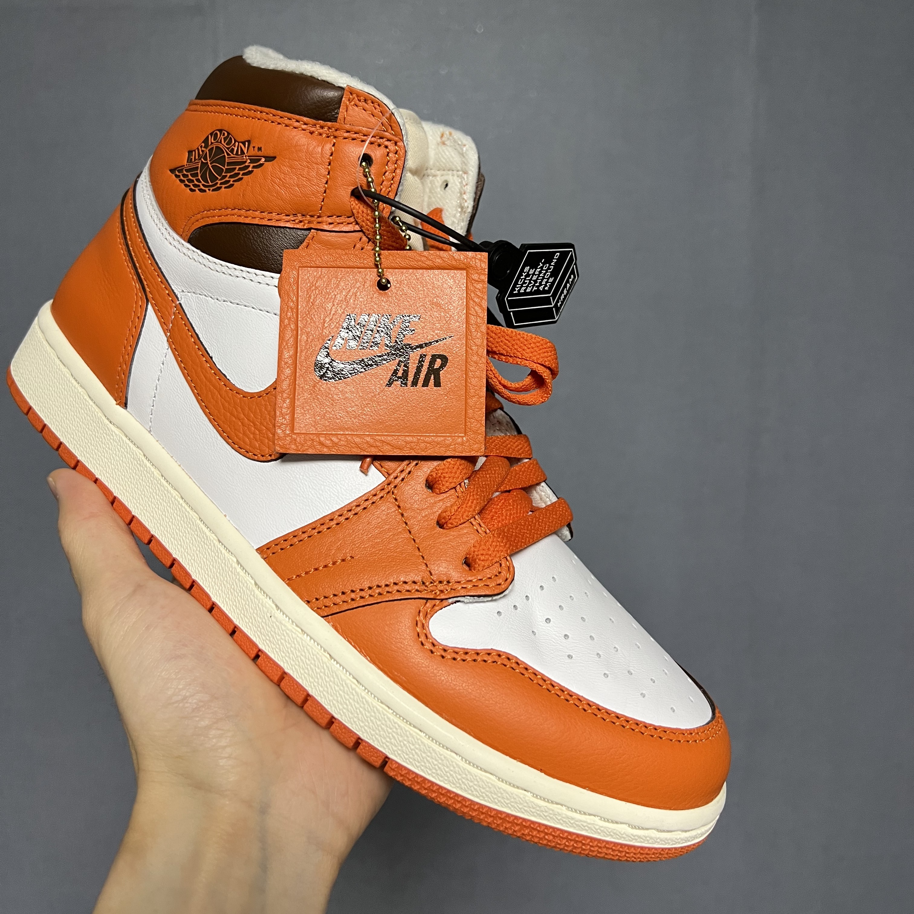 (W) Jordan 1 Retro High OG Starfish 착용 스타일 - 2