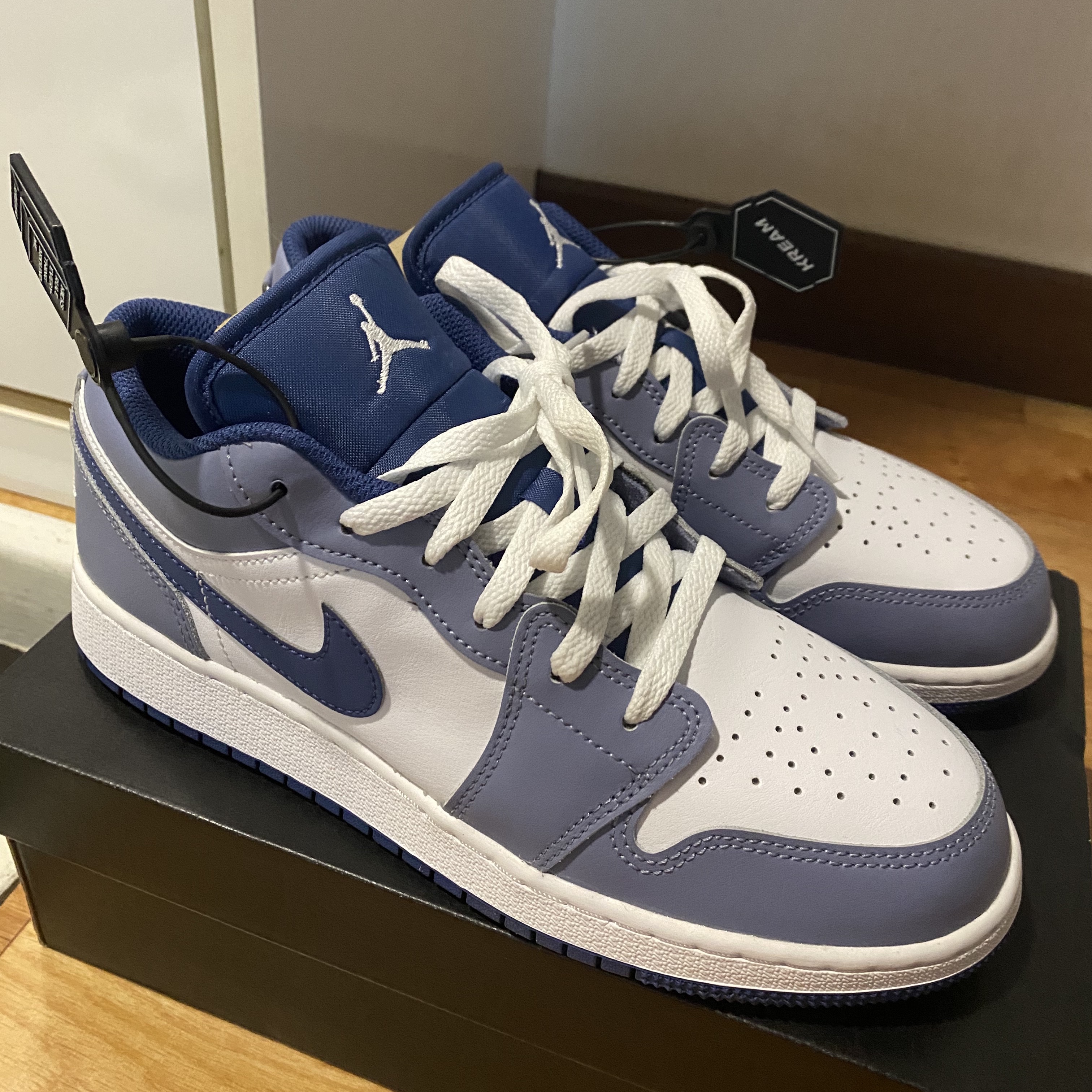 (GS) Jordan 1 Low SE Ashen Slate and Mystic Navy 착용 스타일 - 5