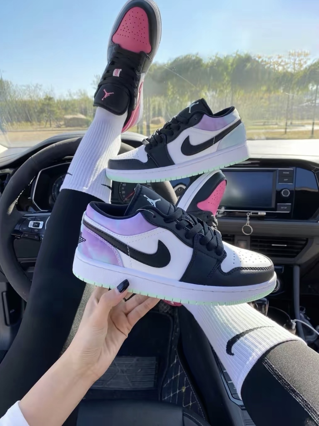 (GS) Jordan 1 Low SE White Black Tie-Dye 착용 스타일