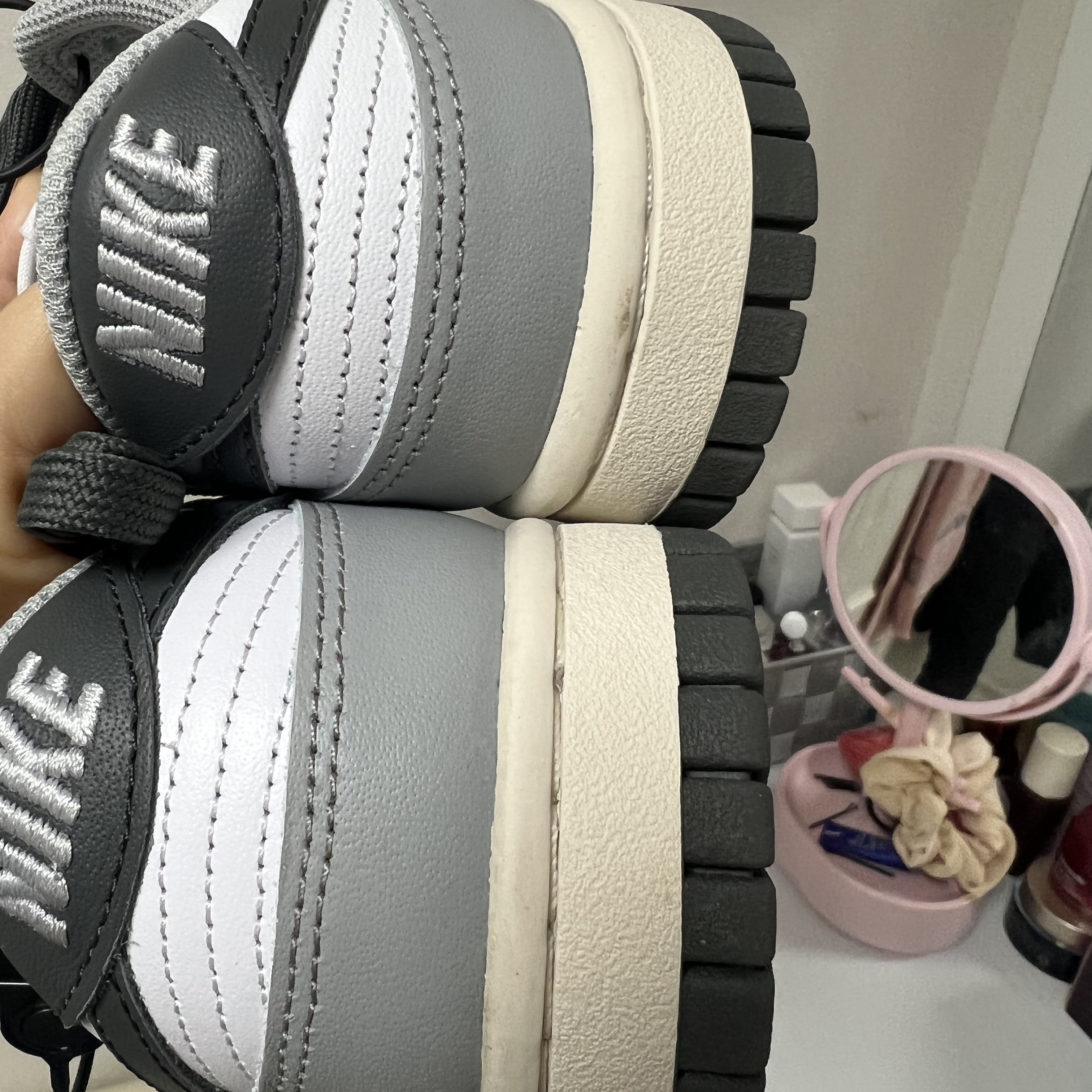 (W) Nike Dunk Low Light Smoke Grey 착용 스타일 - 3