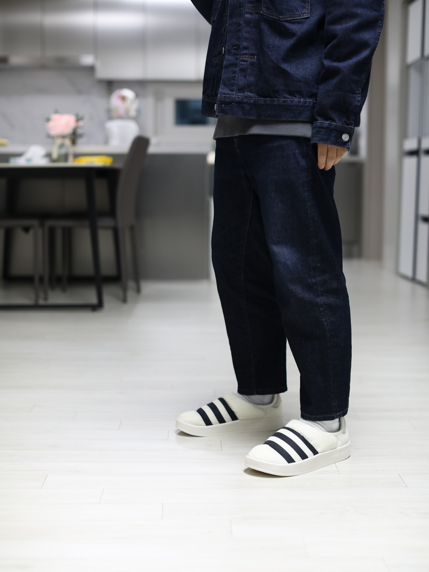 Adidas Puffylette Off White 착용 스타일 - 1