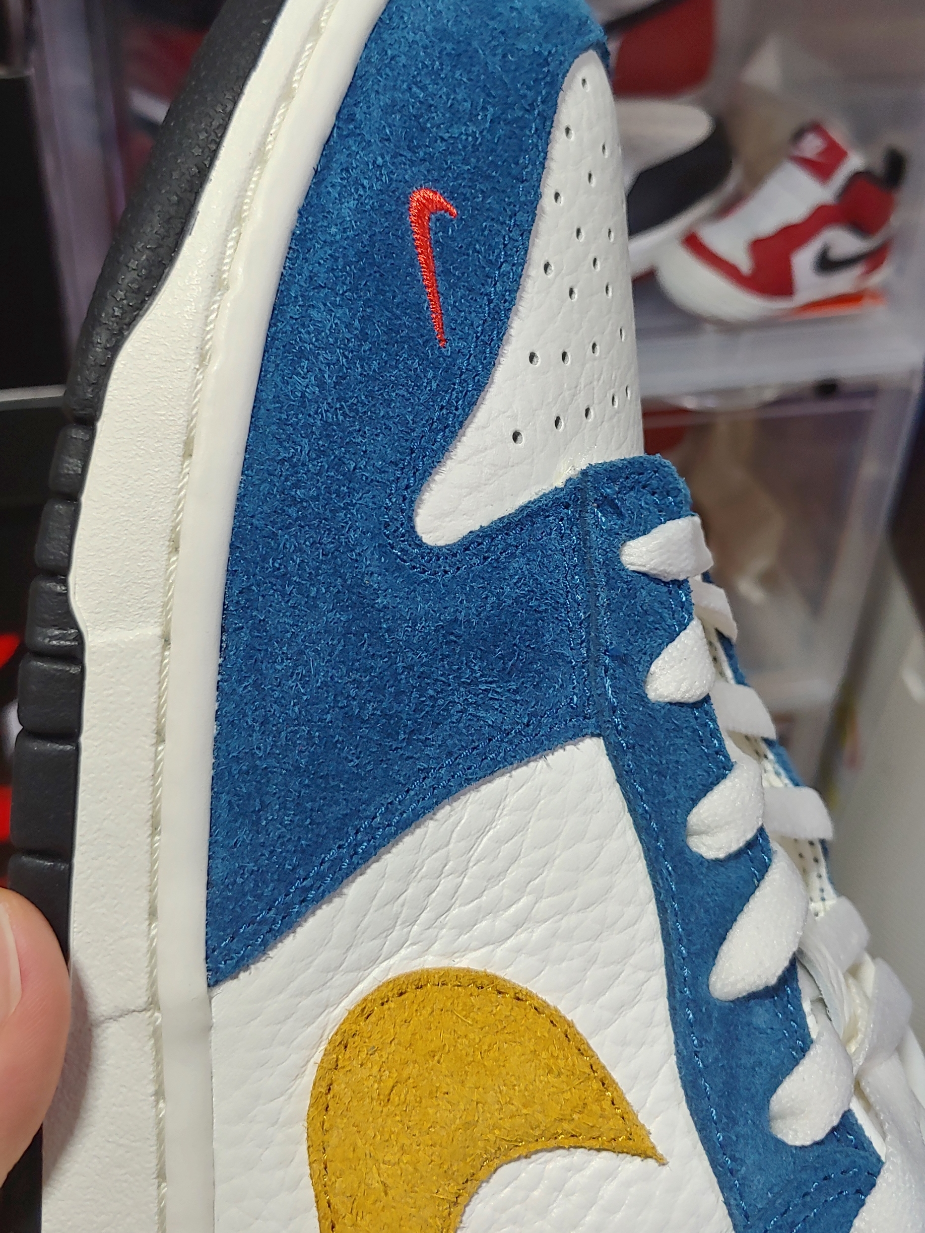 Nike x Kasina Dunk Low 80's Bus, Jordan 1 Retro High OG Chicago 2015 착용 스타일 - 3