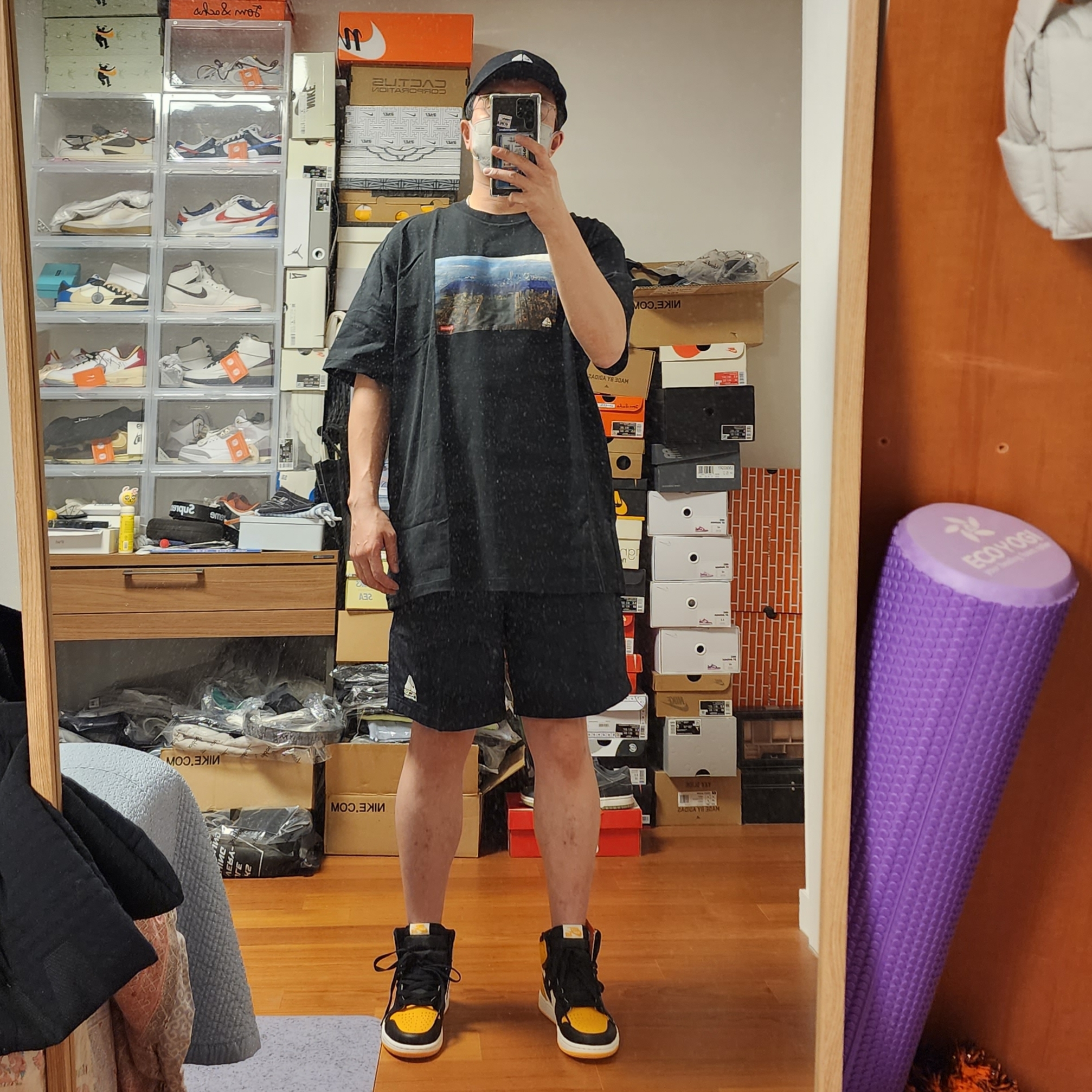 Supreme x Nike ACG Denim 6-Panel Black - 22FW, Supreme x Nike ACG Grid T-Shirt Black - 22FW 착용 스타일 - 2