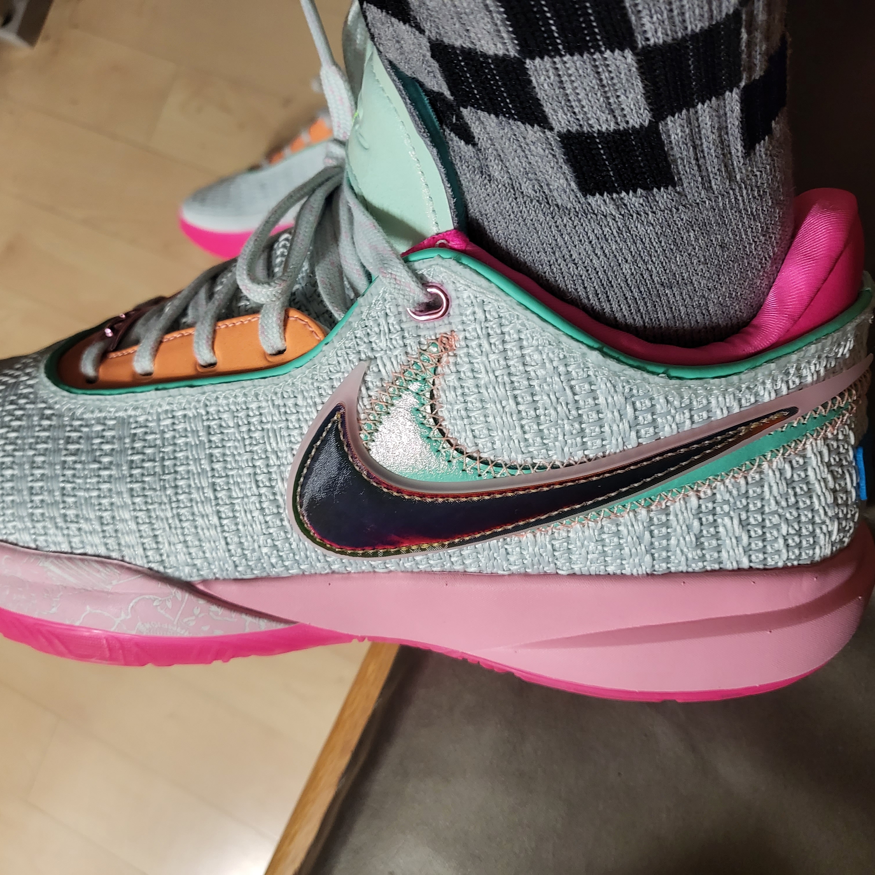 Nike LeBron XX EP Bred, Nike LeBron XX EP Barely Green 착용 스타일 - 3