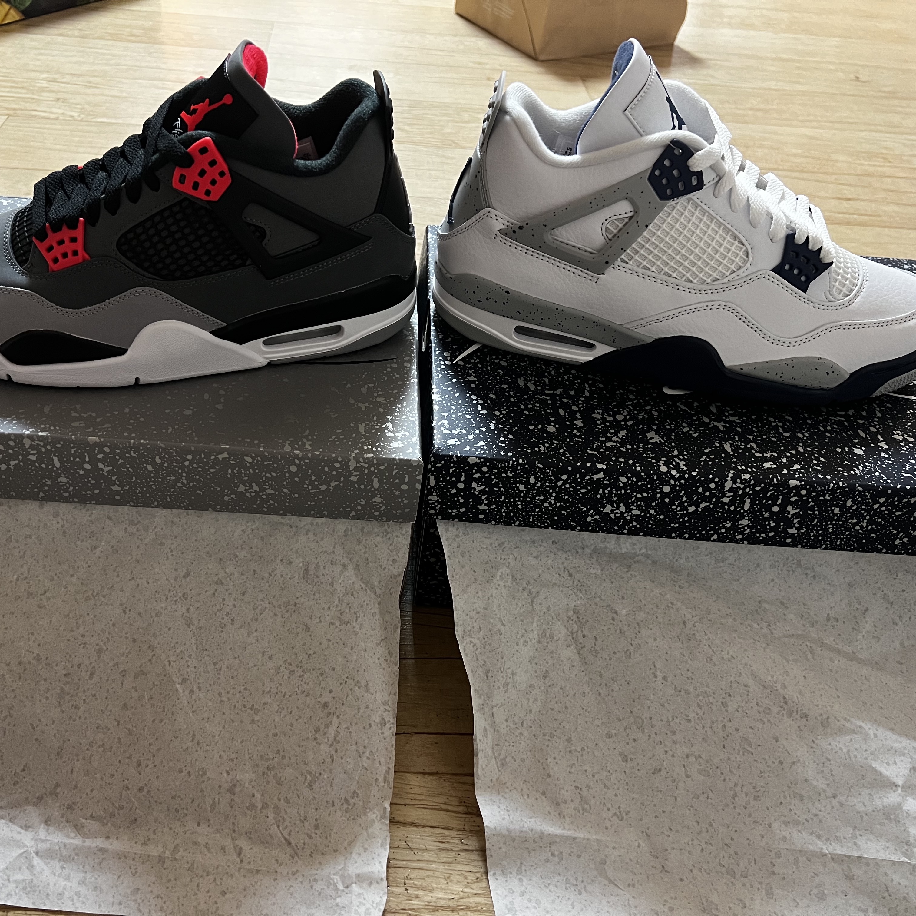 Jordan 4 Retro Infrared, Jordan 4 Retro Midnight Navy 착용 스타일 - 2