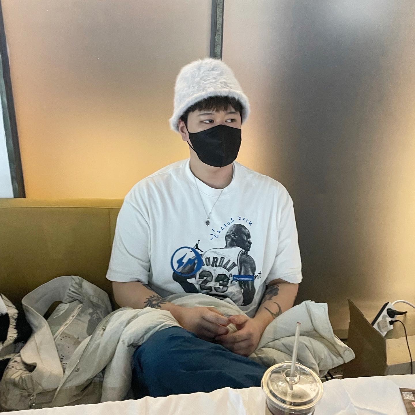 Jordan x Travis Scott x Fragment T-Shirt Sail (DJ0619-133) 착용 스타일