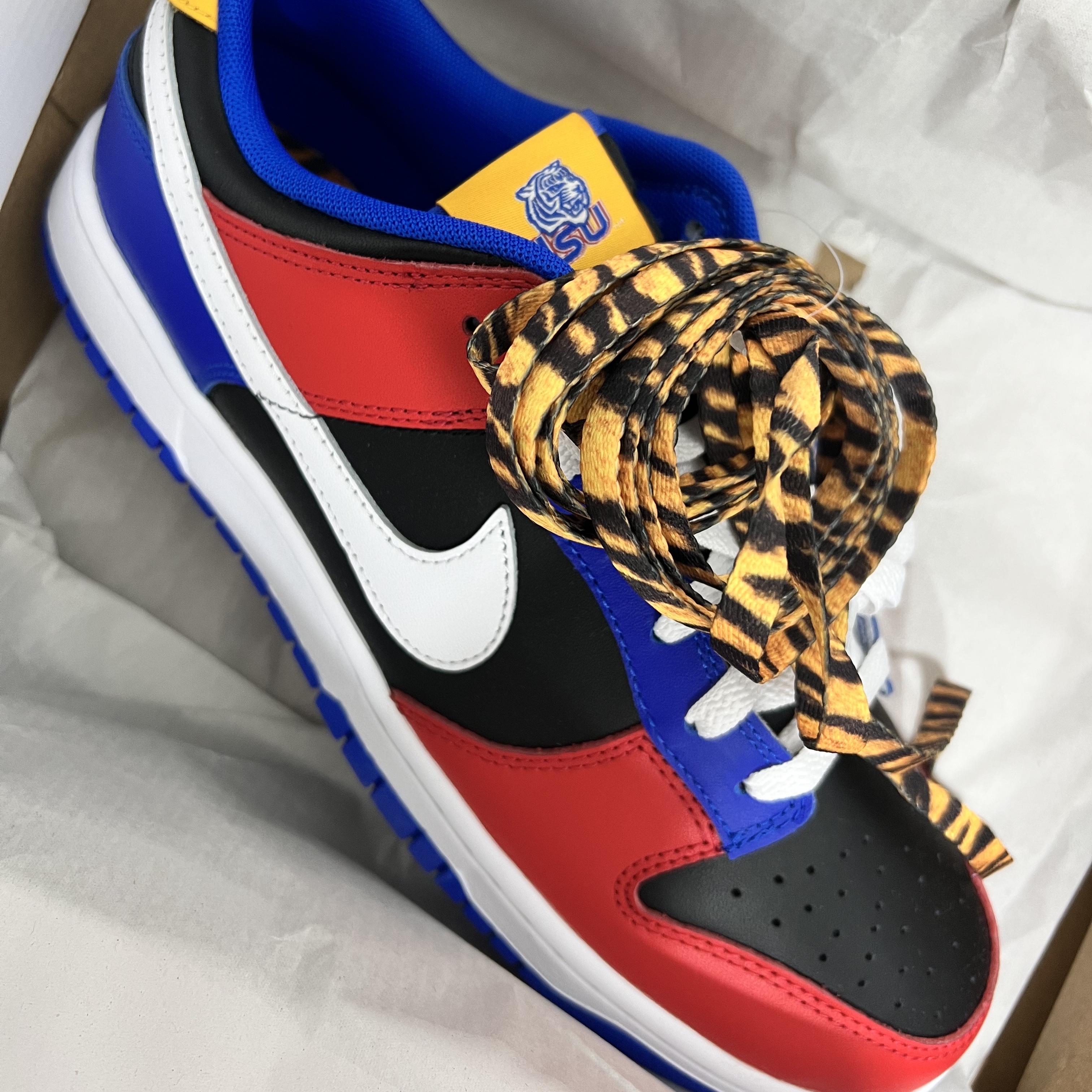 Nike Dunk Low Tennessee State University 착용 스타일
