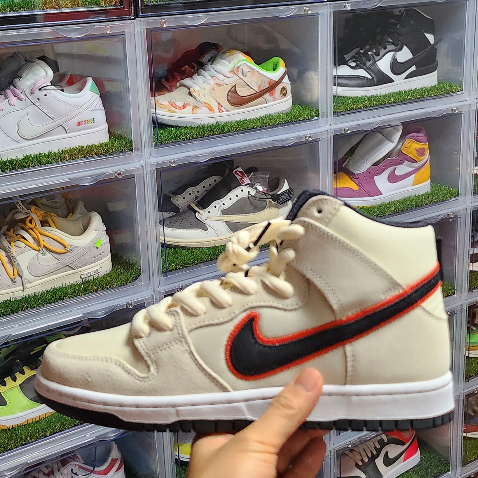 Nike SB Dunk High Pro PRM Coconut Milk and Black 착용 스타일