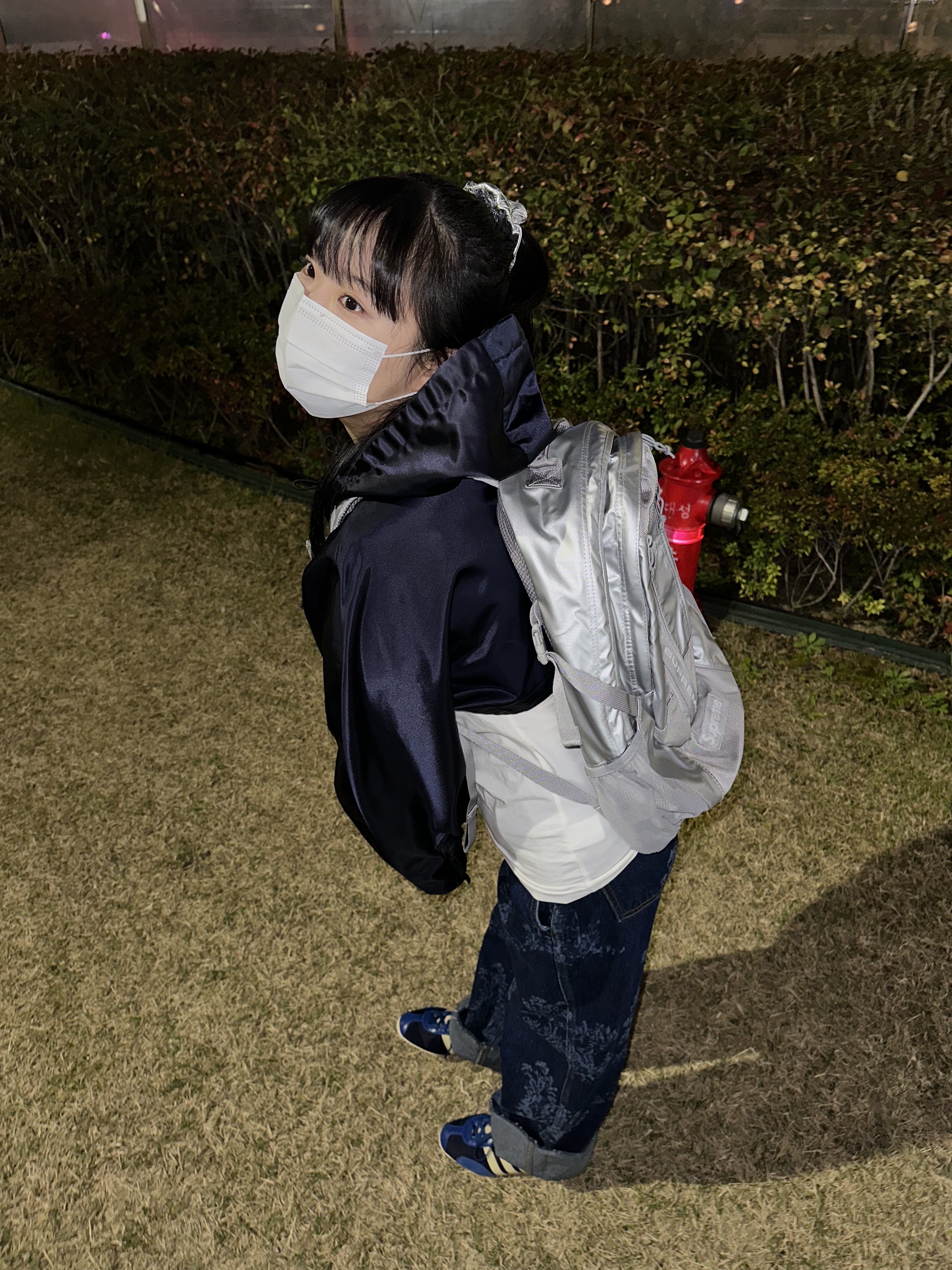 Supreme Backpack Silver - 22FW, Adidas x Wales Bonner Japan Shoes Legend Ink 착용 스타일 - 2