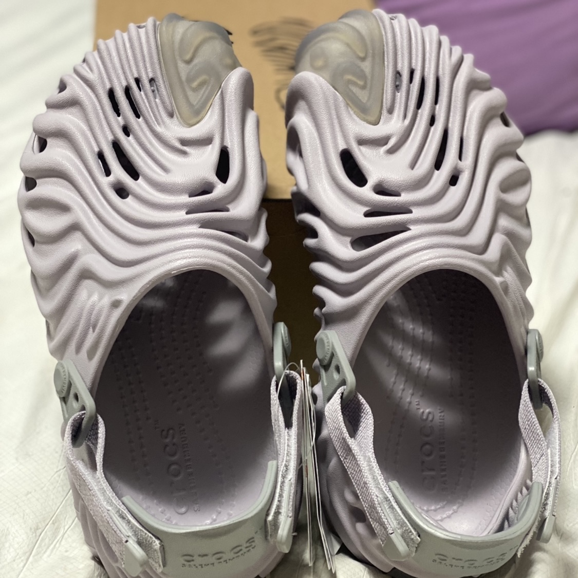 Crocs x Salehe Bembury Pollex Clog Urchin 착용 스타일 - 1