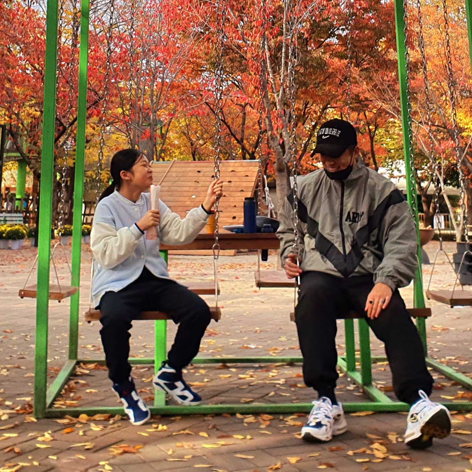 Nike Air Max 96 II Midnight Navy, Supreme x Nike Arc Corduroy 6-Panel Black - 22SS 착용 스타일 - 1