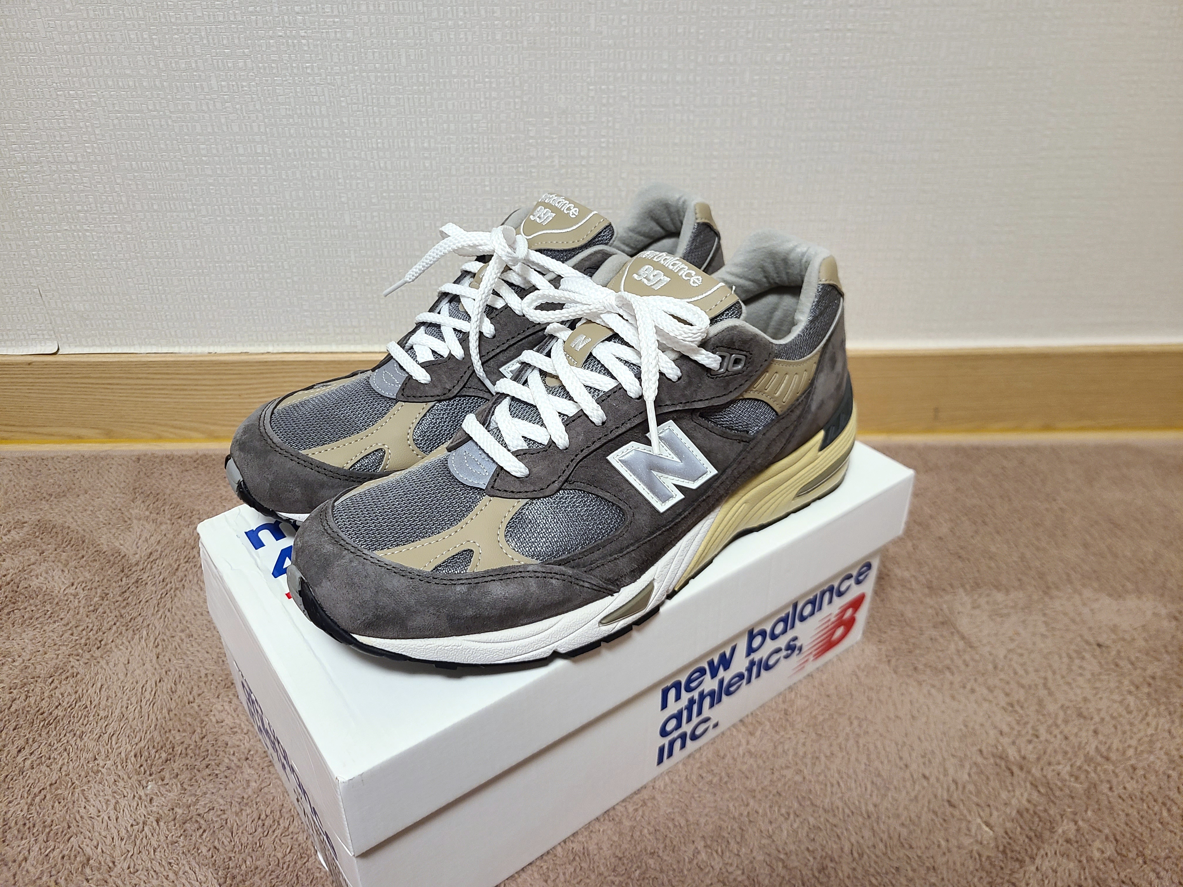 New Balance 991 Made in UK 40th Anniversary Grey 착용 스타일 - 3