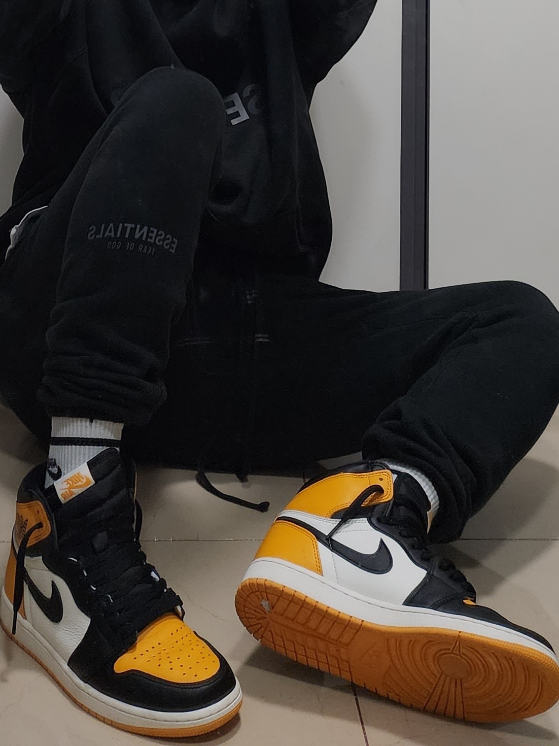 Jordan 1 Retro High OG Taxi, Essentials 3D Silicon Applique Pullover Hoodie Dark Slate/Black 2020 착용 스타일 - 2