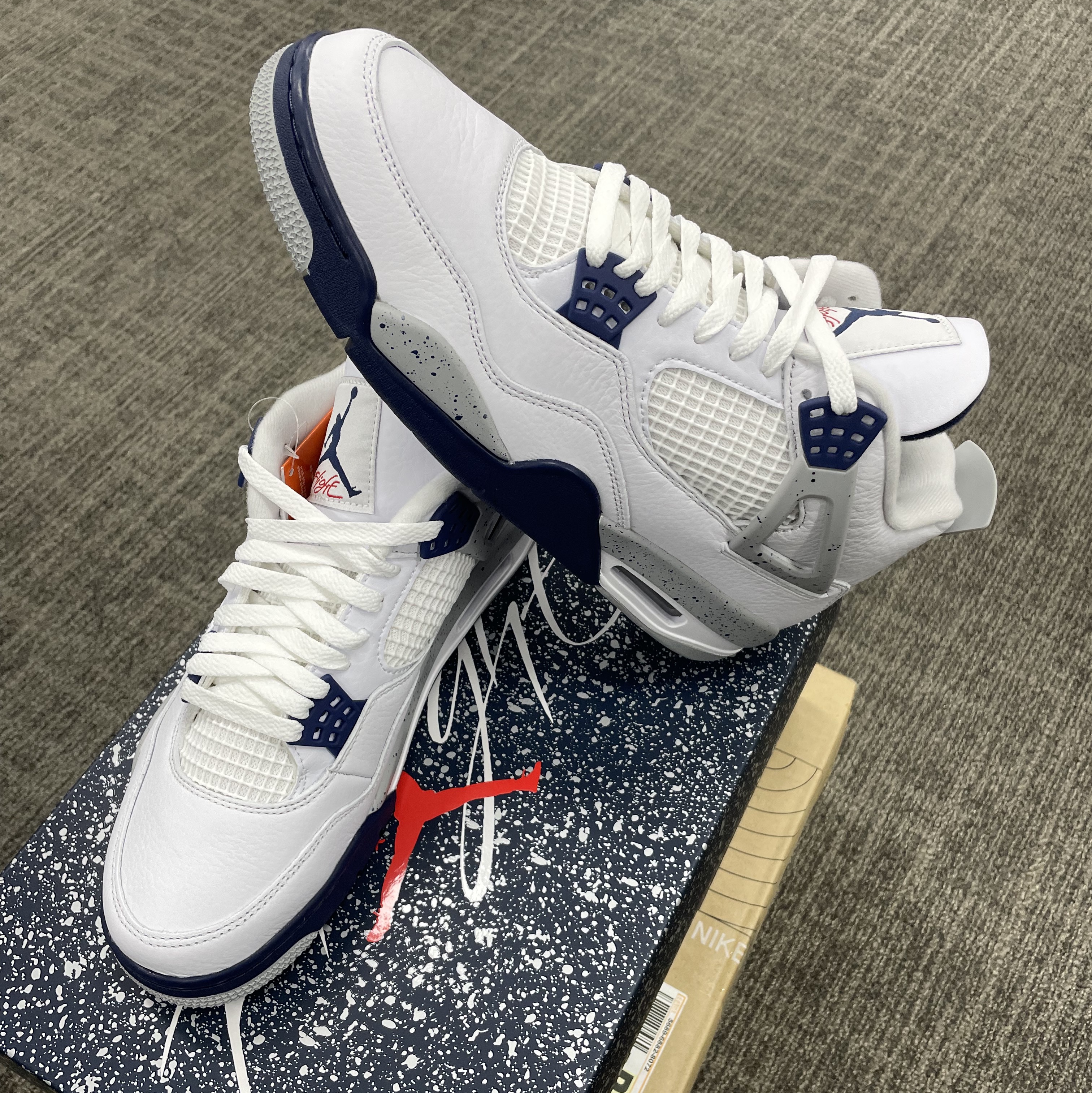 Jordan 4 Retro Midnight Navy 착용 스타일 - 1
