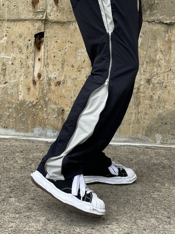 Maison Mihara Yasuhiro Blakey OG Sole Canvas Low-top Sneakers Black White, Maison Mihara Yasuhiro Blakey OG Sole Broken Suede Low-top Sneakers Black 착용 스타일