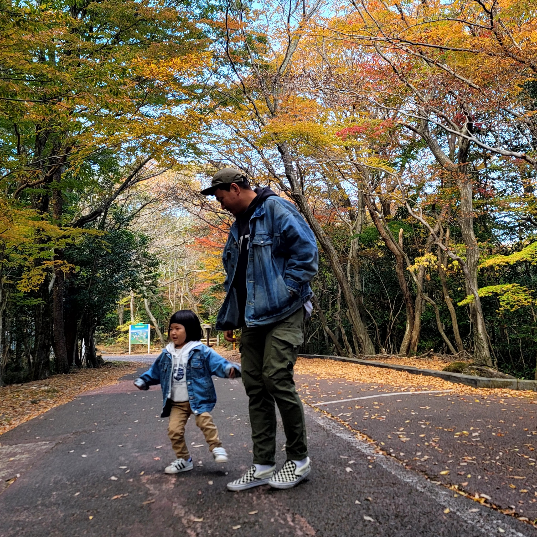 Essentials 1977 Knit Hoodie Iron - 22SS, Essentials Trucker Jacket Indigo 착용 스타일 - 2